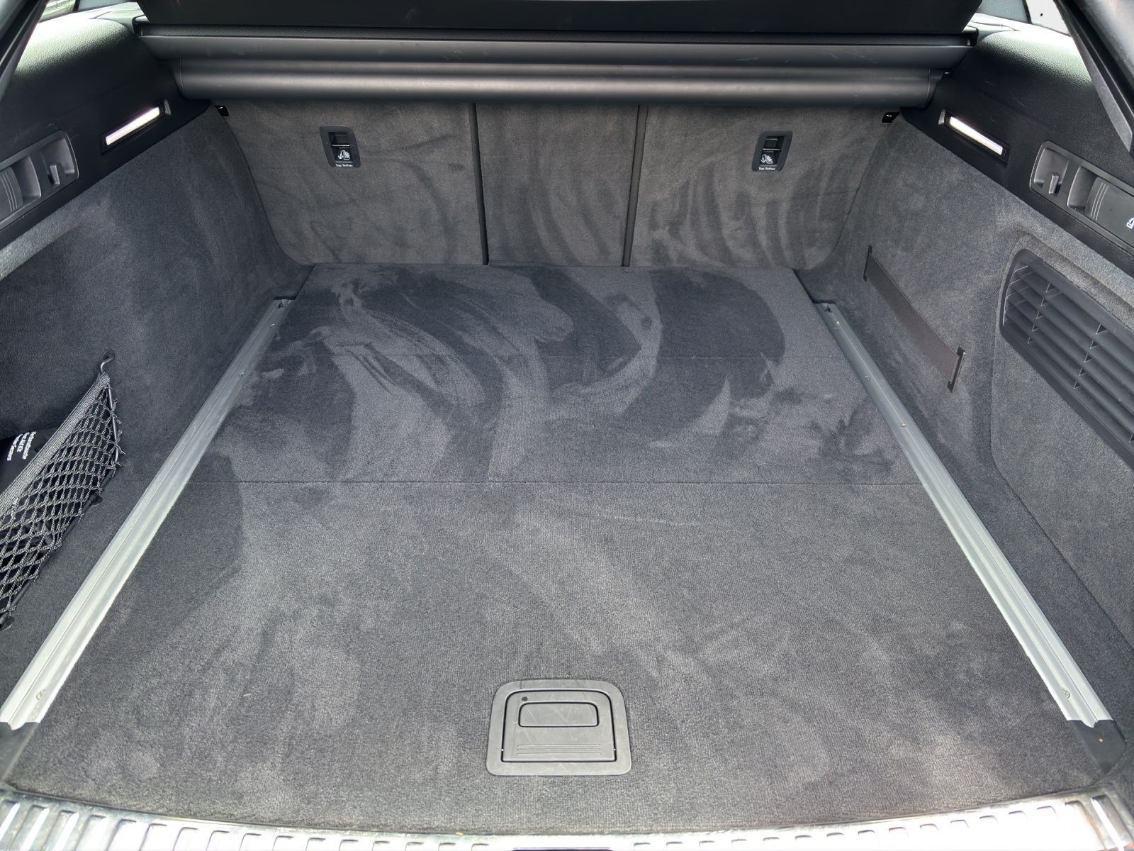 Audi A6 Avant 40 TDI quattro S-LINE - Samsaru's Car Outlet