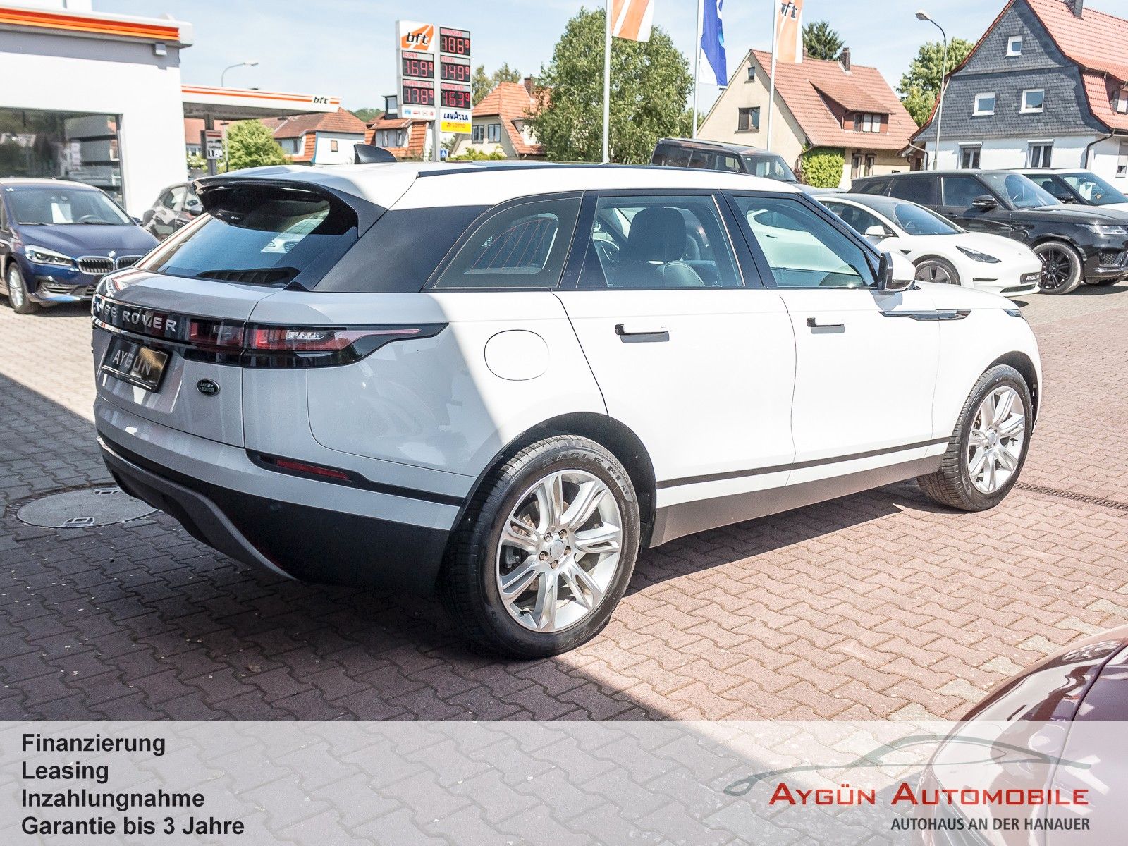 Range Rover Velar P400e AWD - Samsaru's Car Outlet
