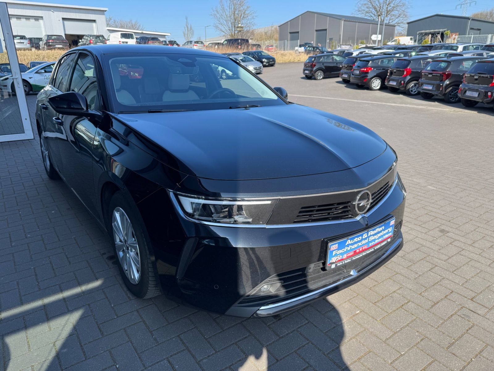 Opel Astra L Lim. 1.2 AUTOMATIK Elegance - Samsaru's Car Outlet