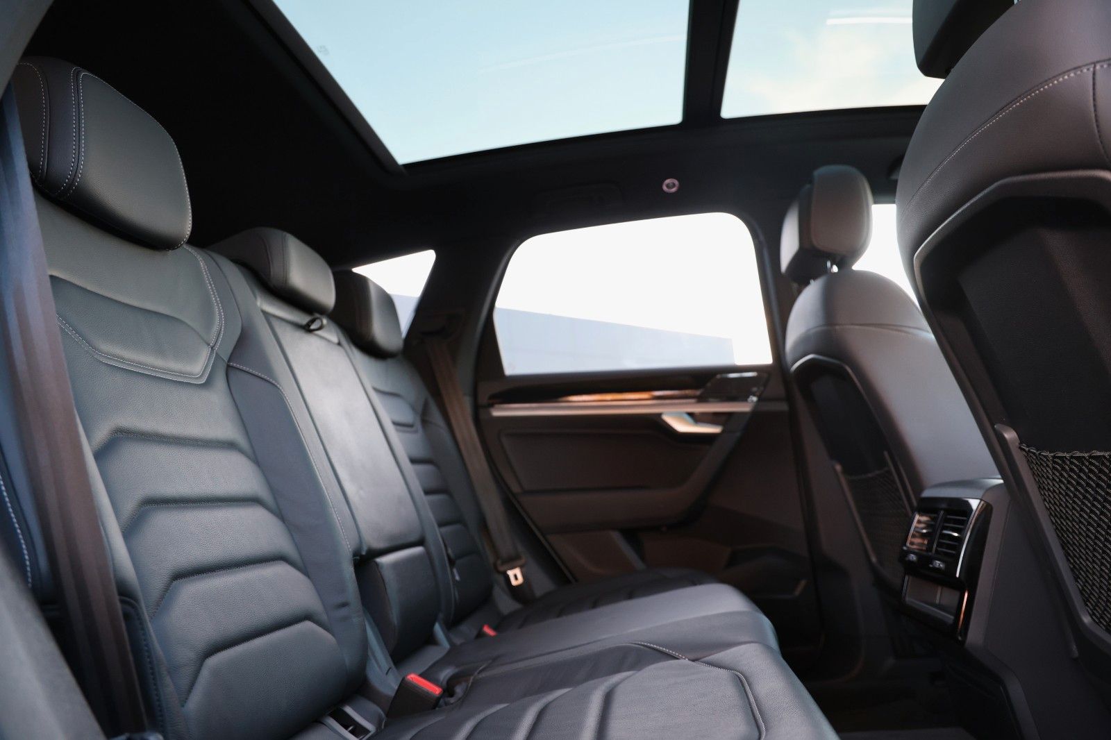 Volkswagen Touareg R-Line V8 TDI 4Mo. AHK Pano 360° Massage