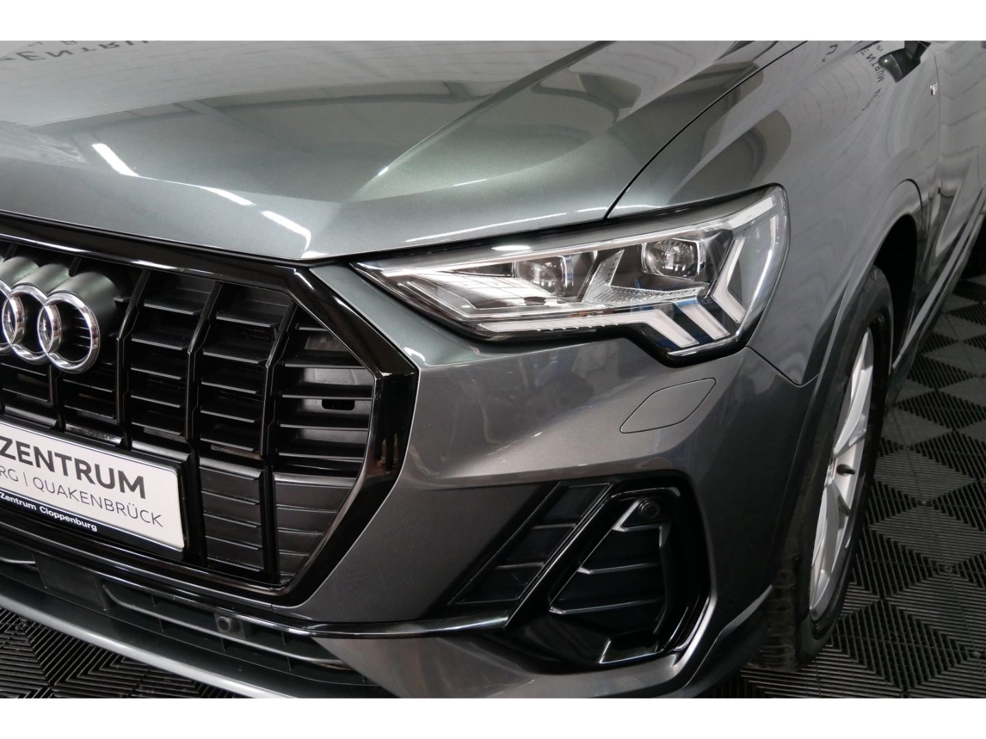 Audi Q3 40 TDI q S line - Samsaru's Car Outlet