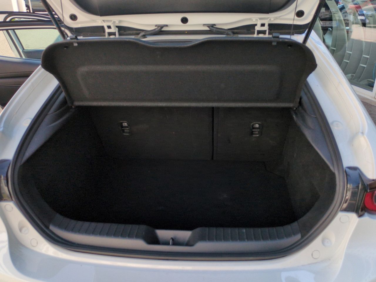 Mazda 3 e-SKYACTIV-G 122 PRIME-LINE Automatik Navi LED