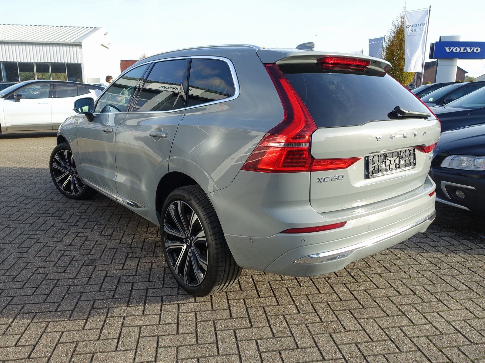 Volvo XC60 Plus T6 AWD Plug-in Hybrid/Four-C/AHK