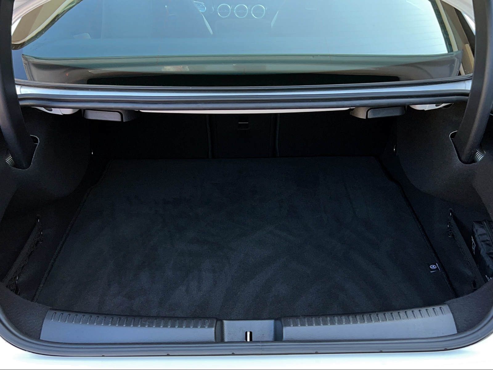 Mercedes-Benz CLA 180 AMG-Line - Samsaru's Car Outlet