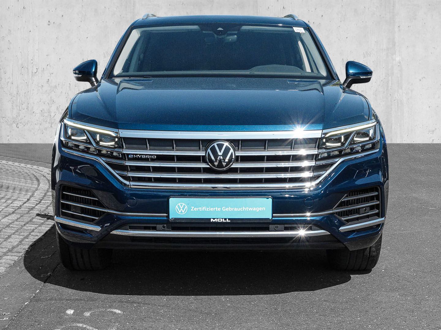 Volkswagen Touareg 3.0 eTSI eHybrid 4Motion - Samsaru's Car Outlet
