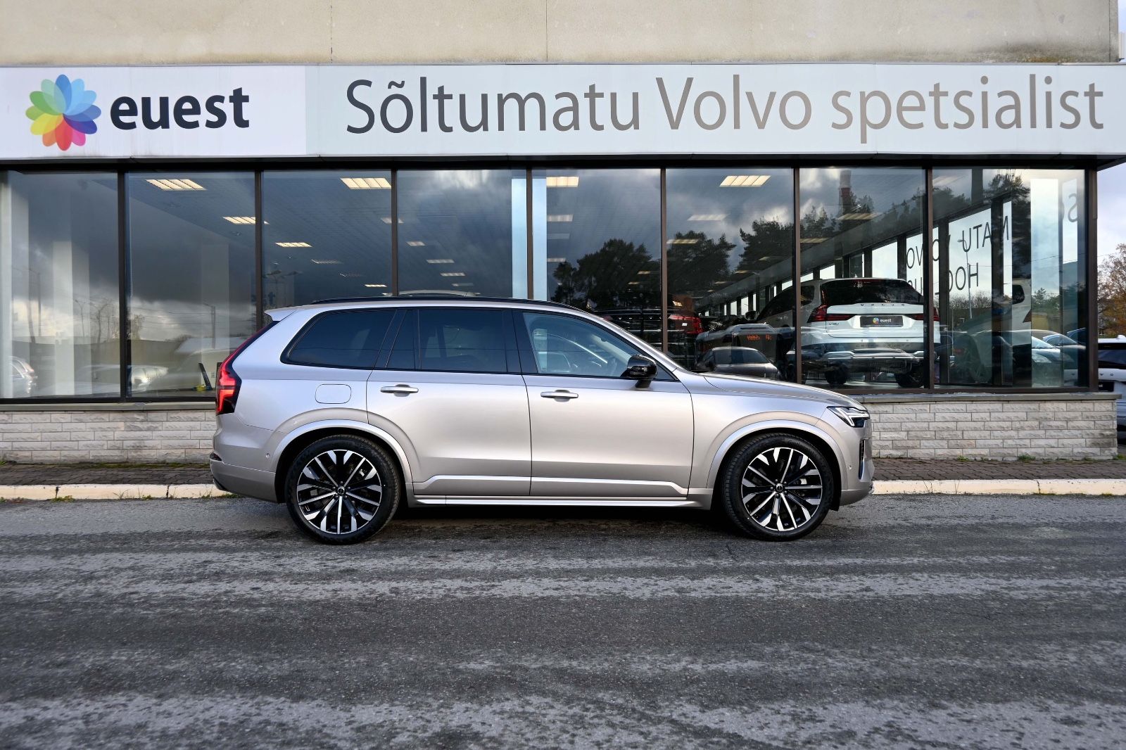 Volvo XC90 AWD T8/ B&W/ AIR/ LUXURY/ 360C/ DARK/FULL