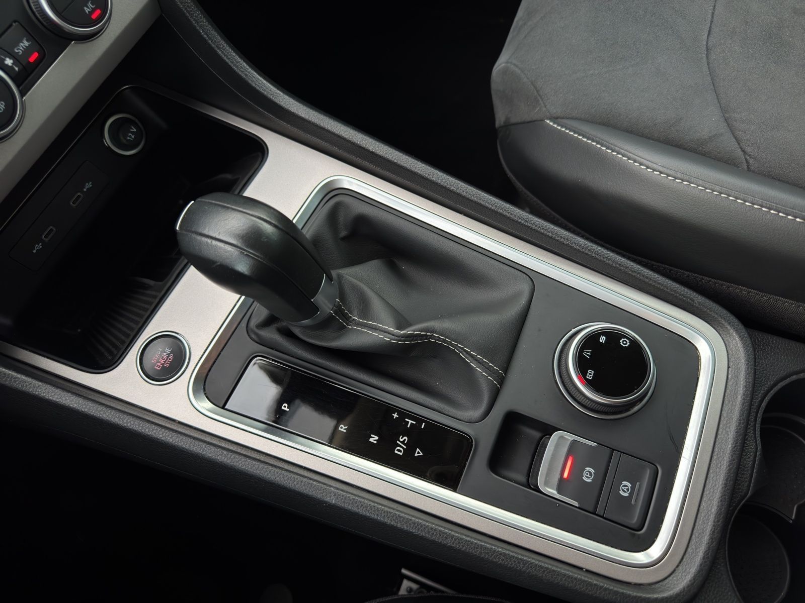 Seat Ateca 1.5 TSI Xperience AHK LED LM 18" Navi 360°