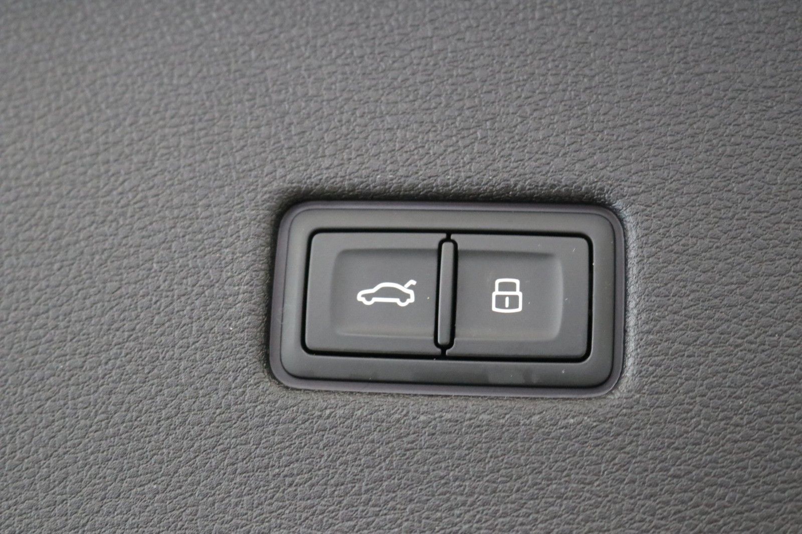 Audi RSQ8 Garantie Matrix Luft Memory HUD 360° Pano