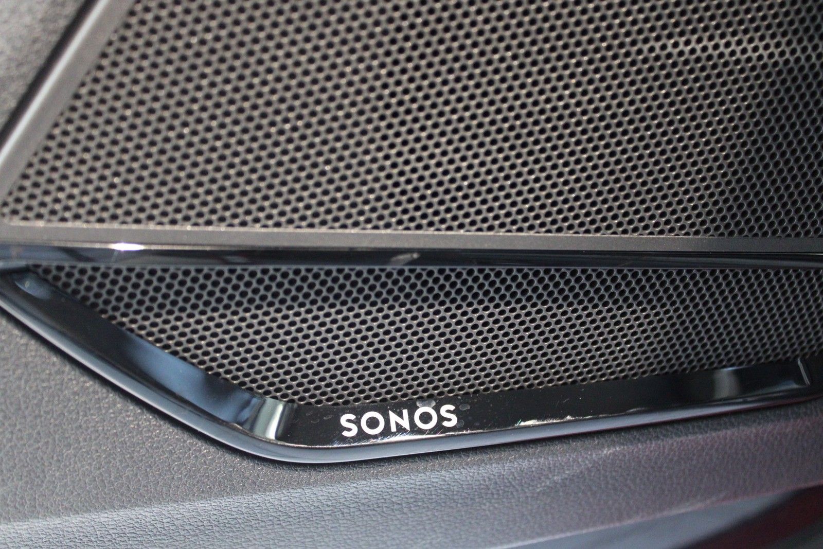 Audi Q3 40 TFSI quattro advanced - Samsaru's Car Outlet