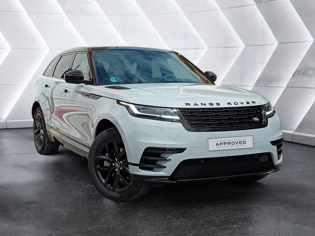 Range Rover Velar 2.0D I4 150kW Dynamic SE 4WD - Samsaru's Car Outlet
