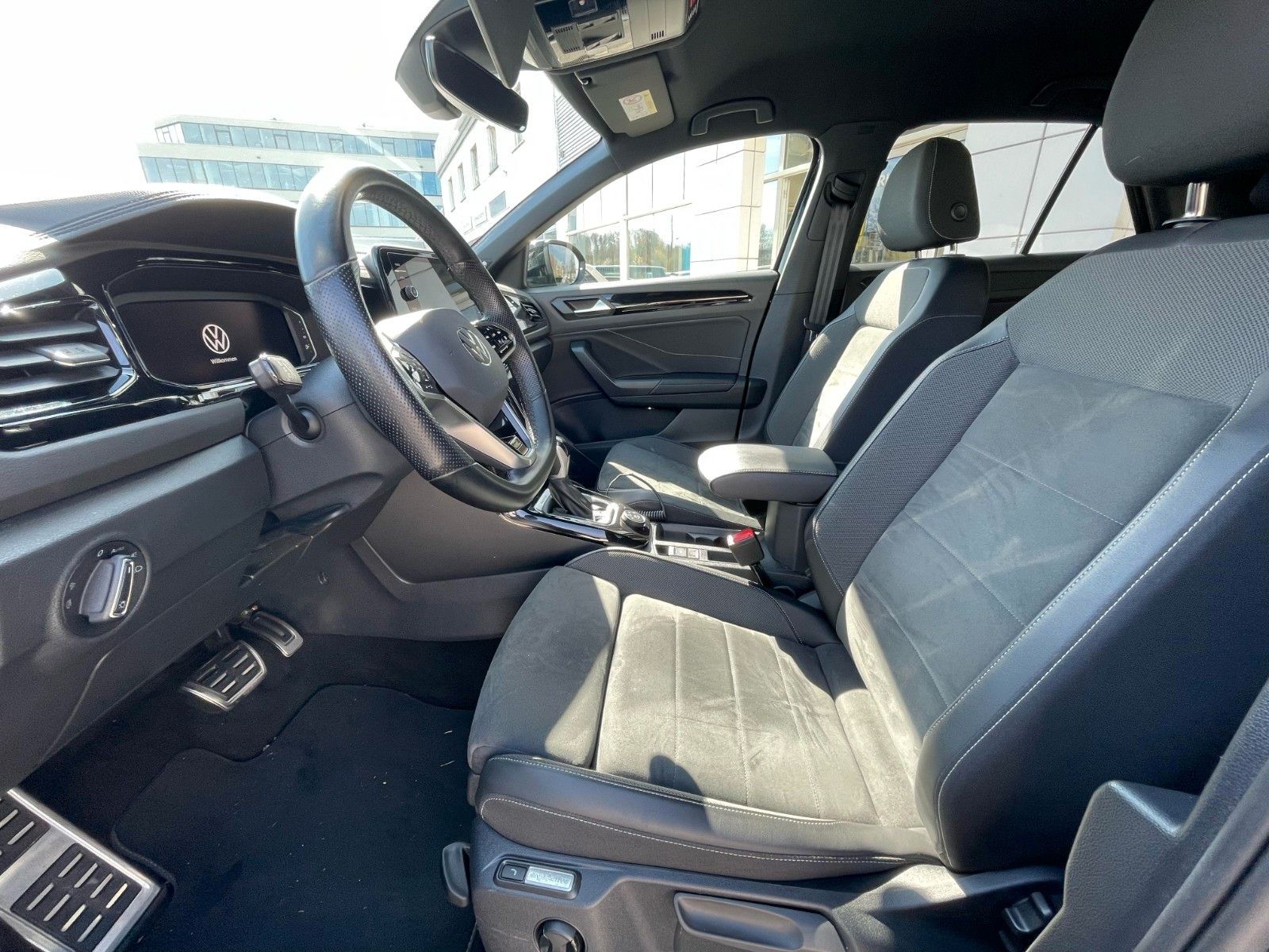 Volkswagen T-Roc R-Line 2.0 TSI Allrad - Samsaru's Car Outlet