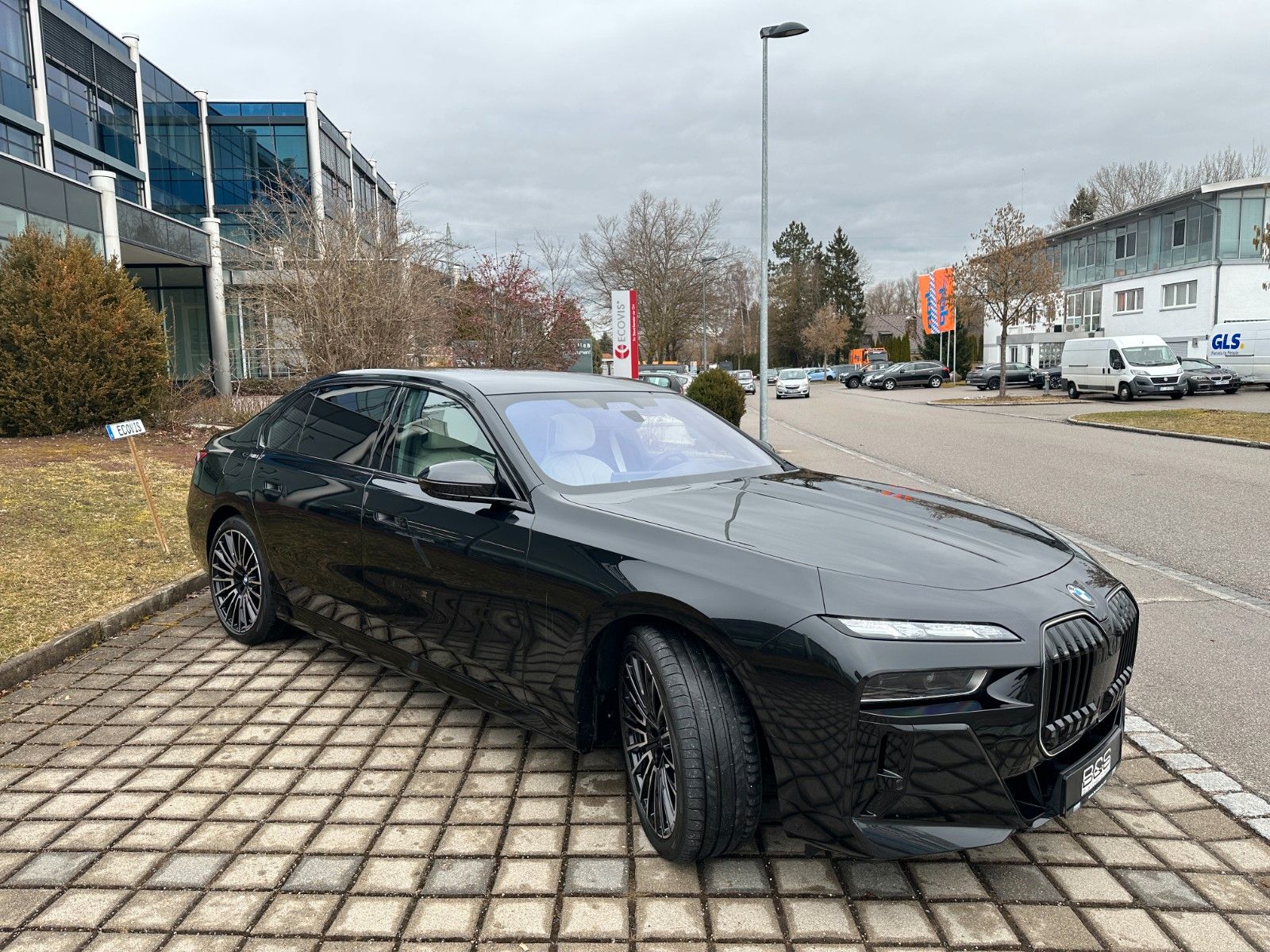BMW 740d xDrive M Sport TV,Aut.Tür,SkyL,B&W,Luft