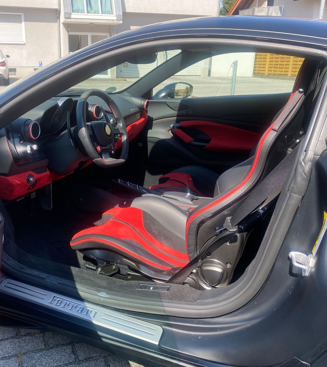 Ferrari F8 Tributo *Lift*Carbon*ACC*Racing Sitze*JBL*BFD