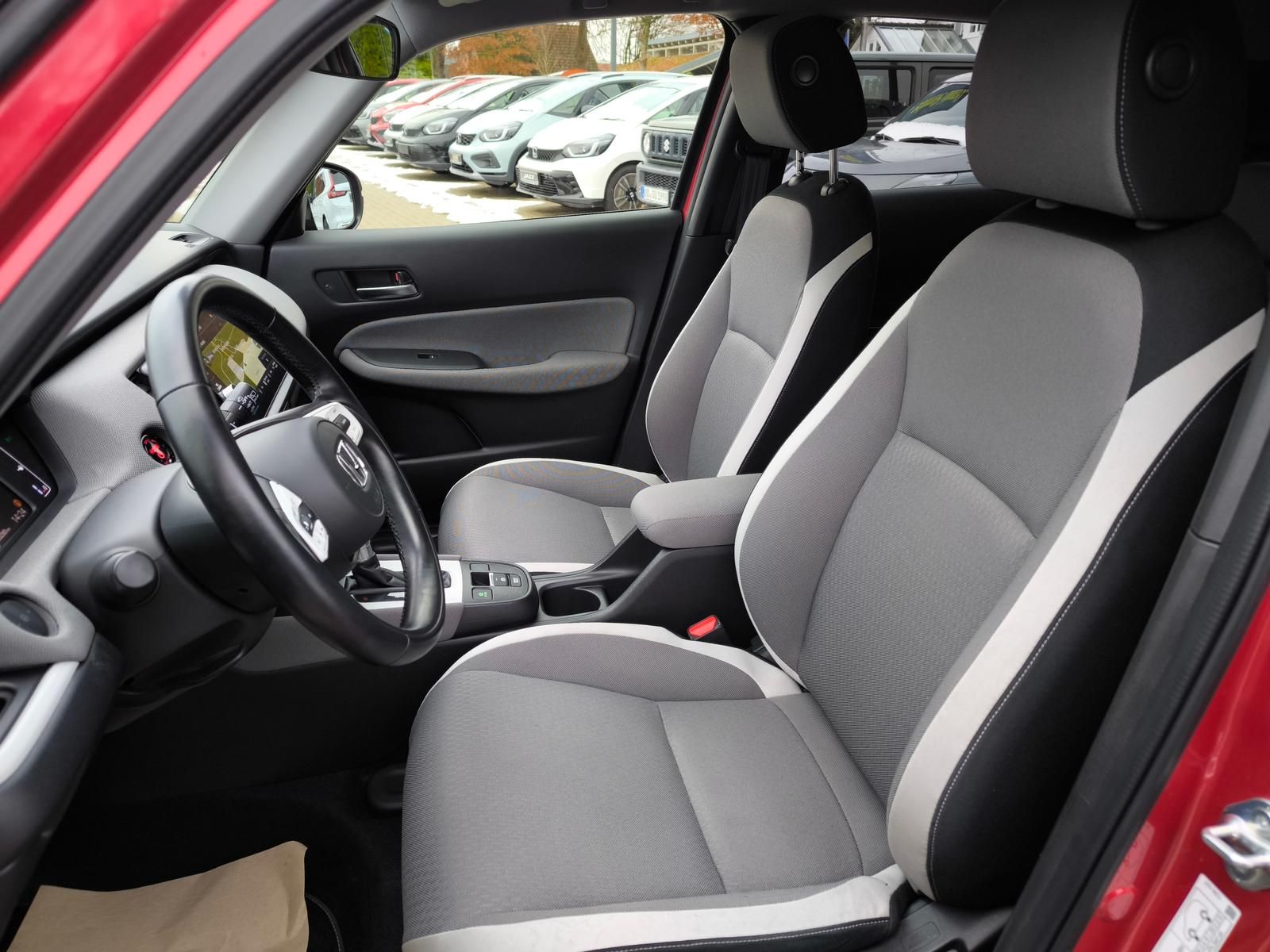 Honda Jazz 1,5 e Executive Crosstar + Ganzjahresreifen