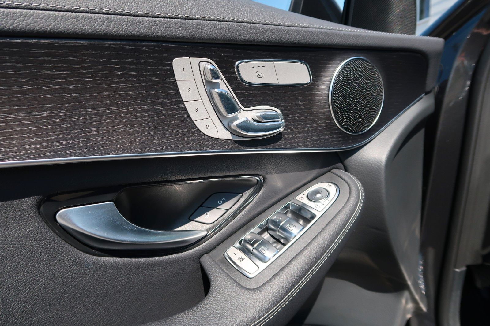 Mercedes-Benz GLC 220 d 4Matic Exclusive - Samsaru's Car Outlet
