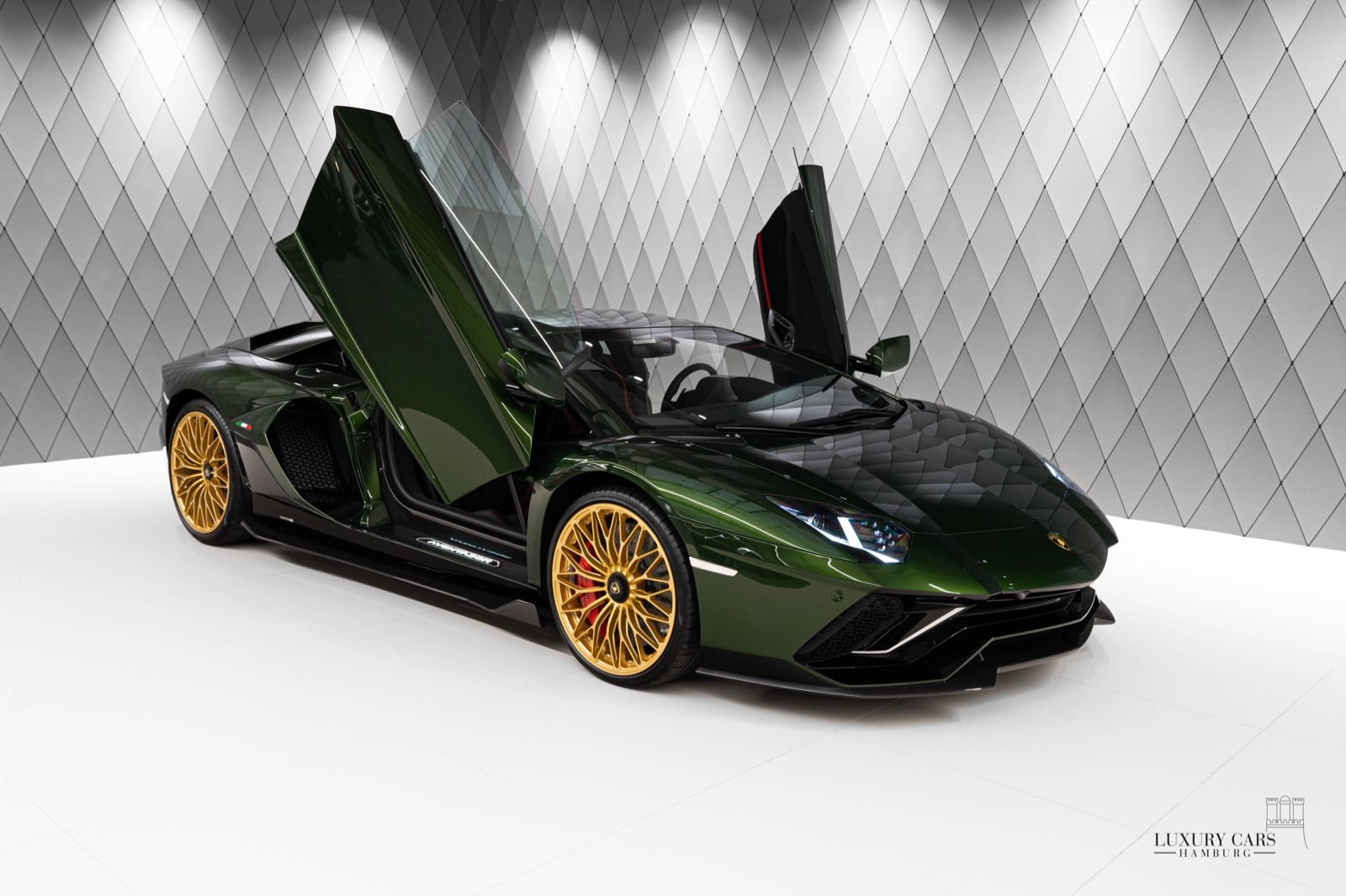 Lamborghini Aventador Ultimae - Samsaru's Car Outlet