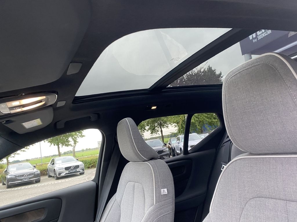 Volvo XC40 Ultimate Recharge Pure Electric AWD P8 Twin