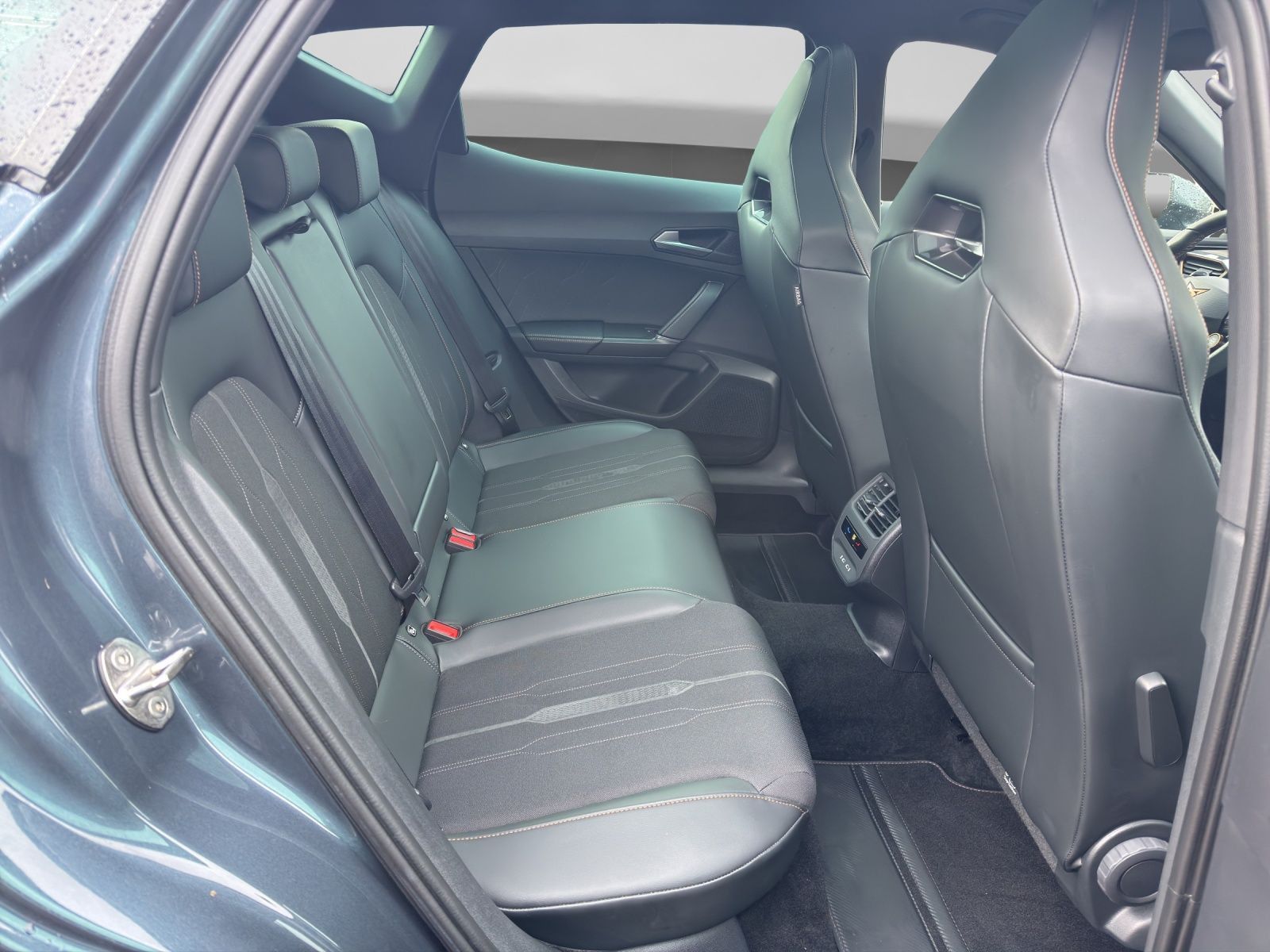 Cupra Formentor 2.0 TSI DSG 4D VZ KAMERA PANO AHK