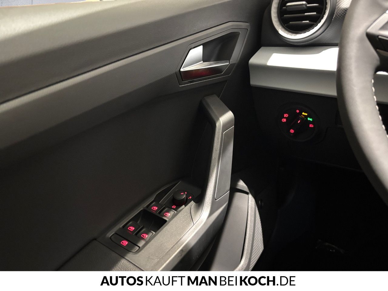 Seat Arona 1.0 TSI DSG Road Ed SOUND NAVI PDC V+H AHK