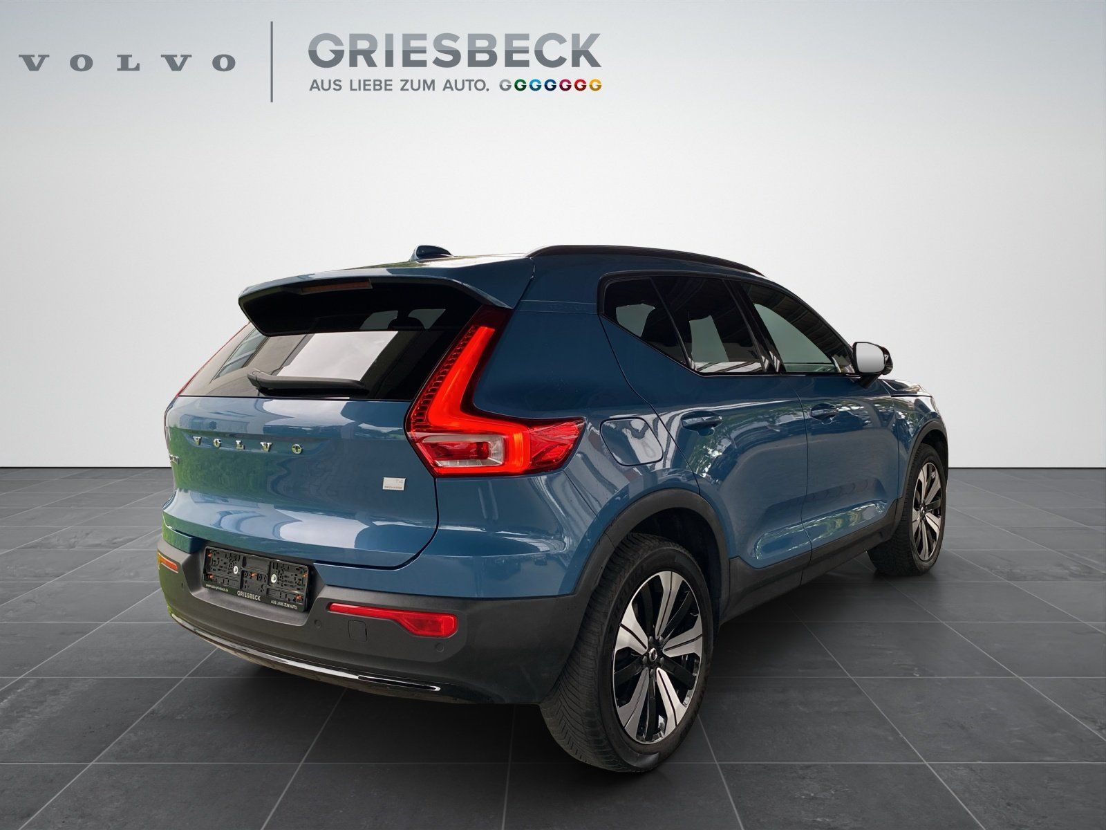 Volvo XC40 Twin Engine Plus Dark AHK