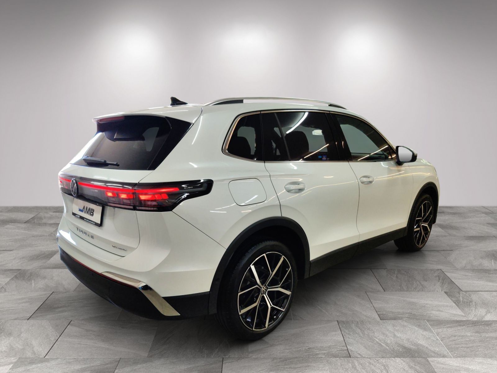 Volkswagen Tiguan Elegance 1.5 eHybrid AHK/HD-Matrix/"Dark"