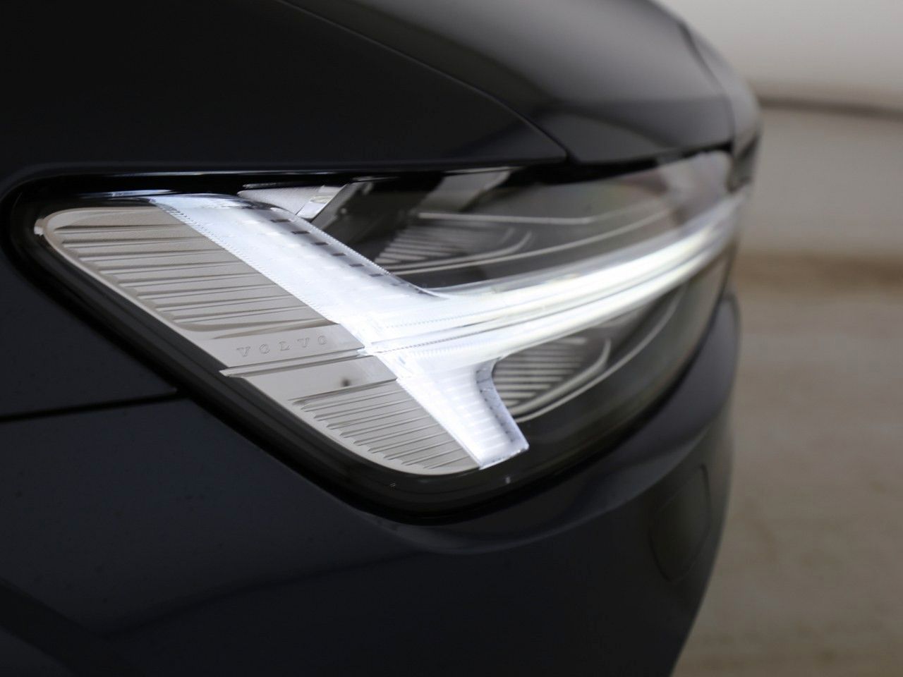 Volvo S60 B5  Ultimate Dark AWD