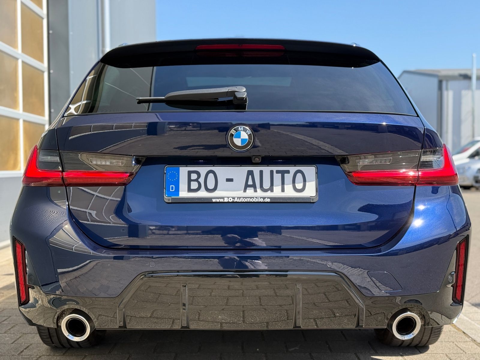 BMW 320 d xDrive M-SPORT - Samsaru's Car Outlet