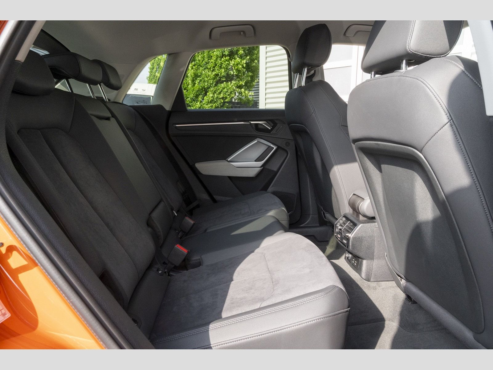 Audi Q3 advanced 40 TFSI quattro S tronic - Samsaru's Car Outlet