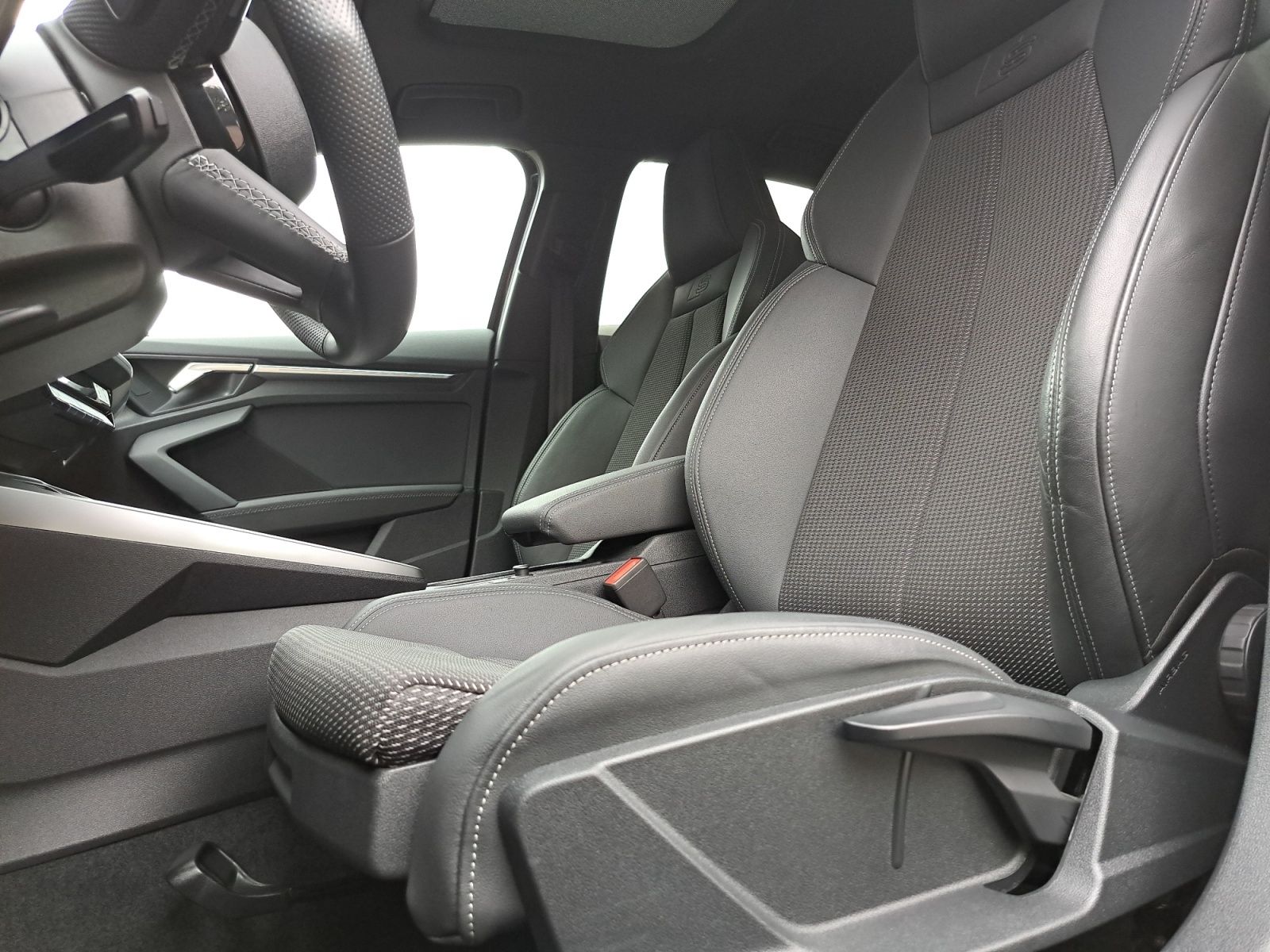 Audi A3 Sportback S line 40 TFSIe S tronic PANO APP K