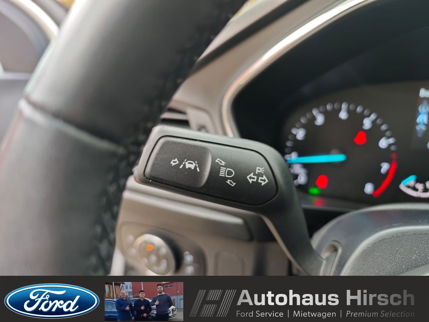 Ford Focus Turnier Active Navi LED ACC Apple CarPlay