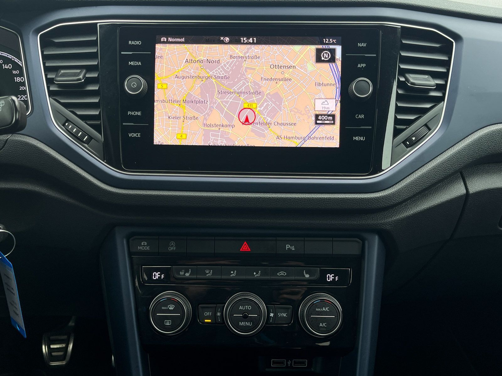 Volkswagen T-Roc 1.5 TSI United - Samsaru's Car Outlet