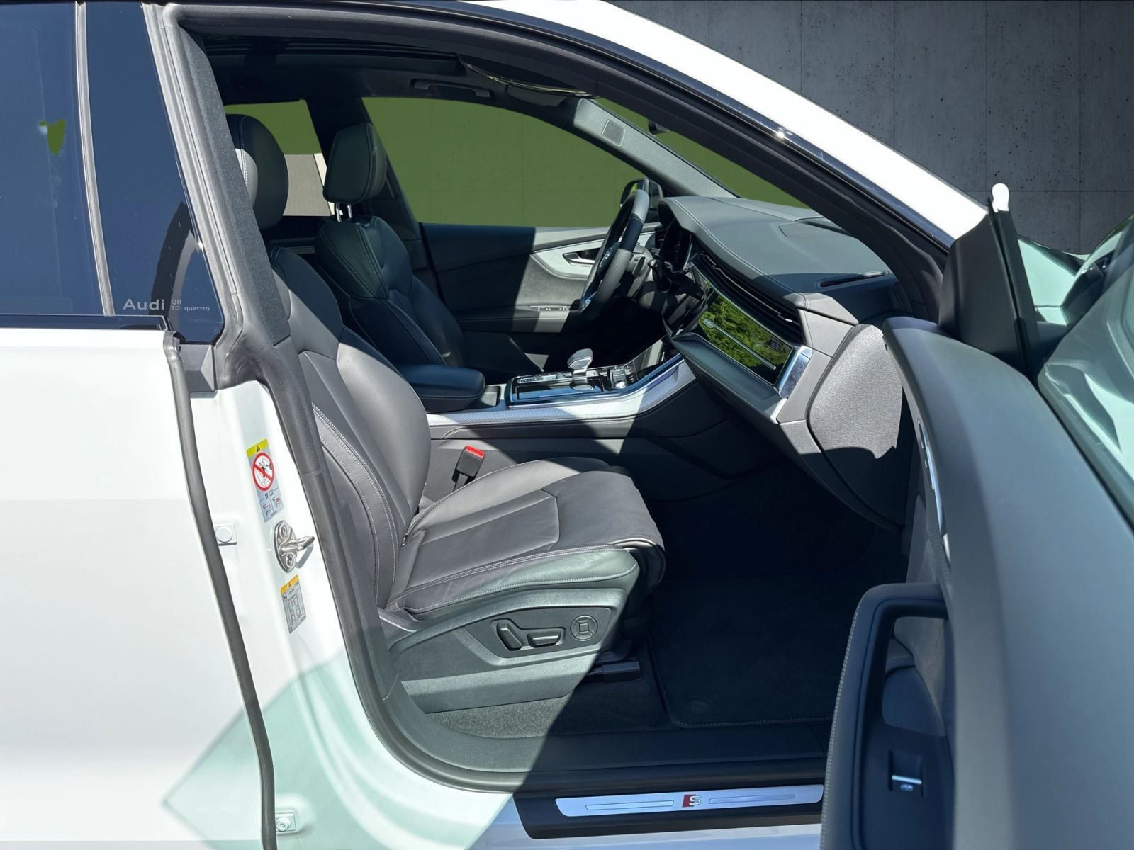 Audi Q8 S line 50 TDI AHK/StHz/HuD/22''/HDMatrix/4Len