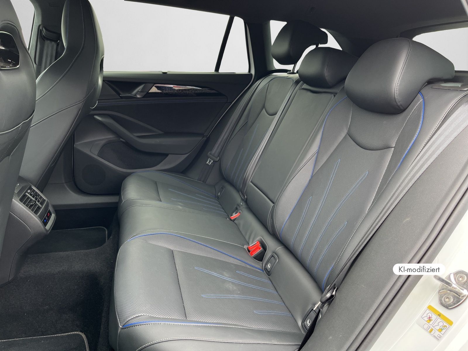 Volkswagen Passat Variant R-Line Signature 2,0 TDI 4MOTION
