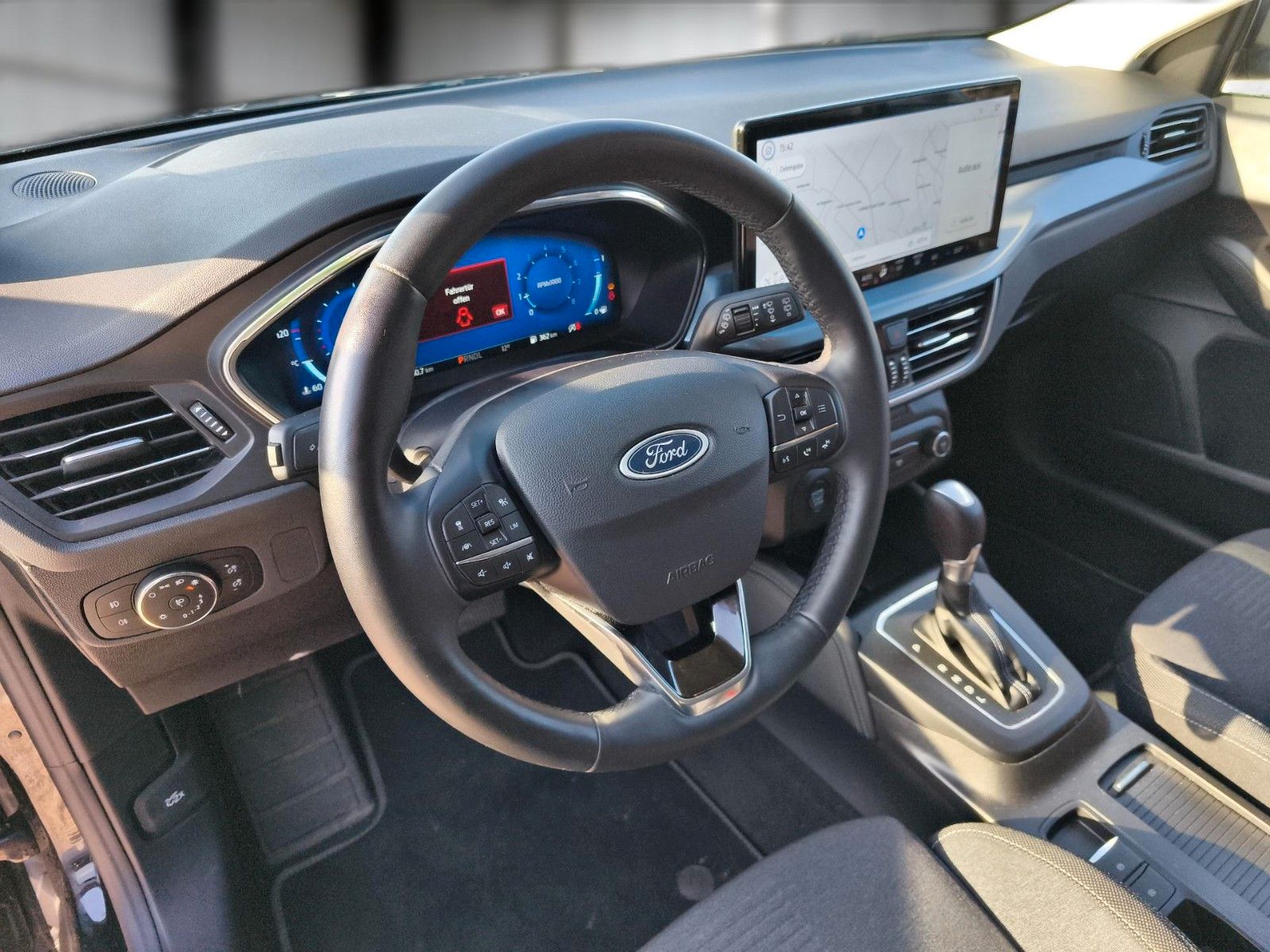 Ford Focus Lim. Active X NAVI LED ACC TOP ZUSTAND