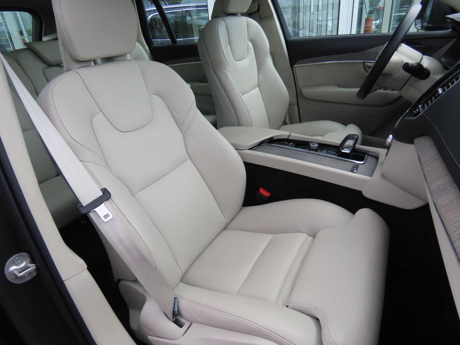 Volvo XC90 Ultimate Bright Recharge Plug-In Hybrid AWD