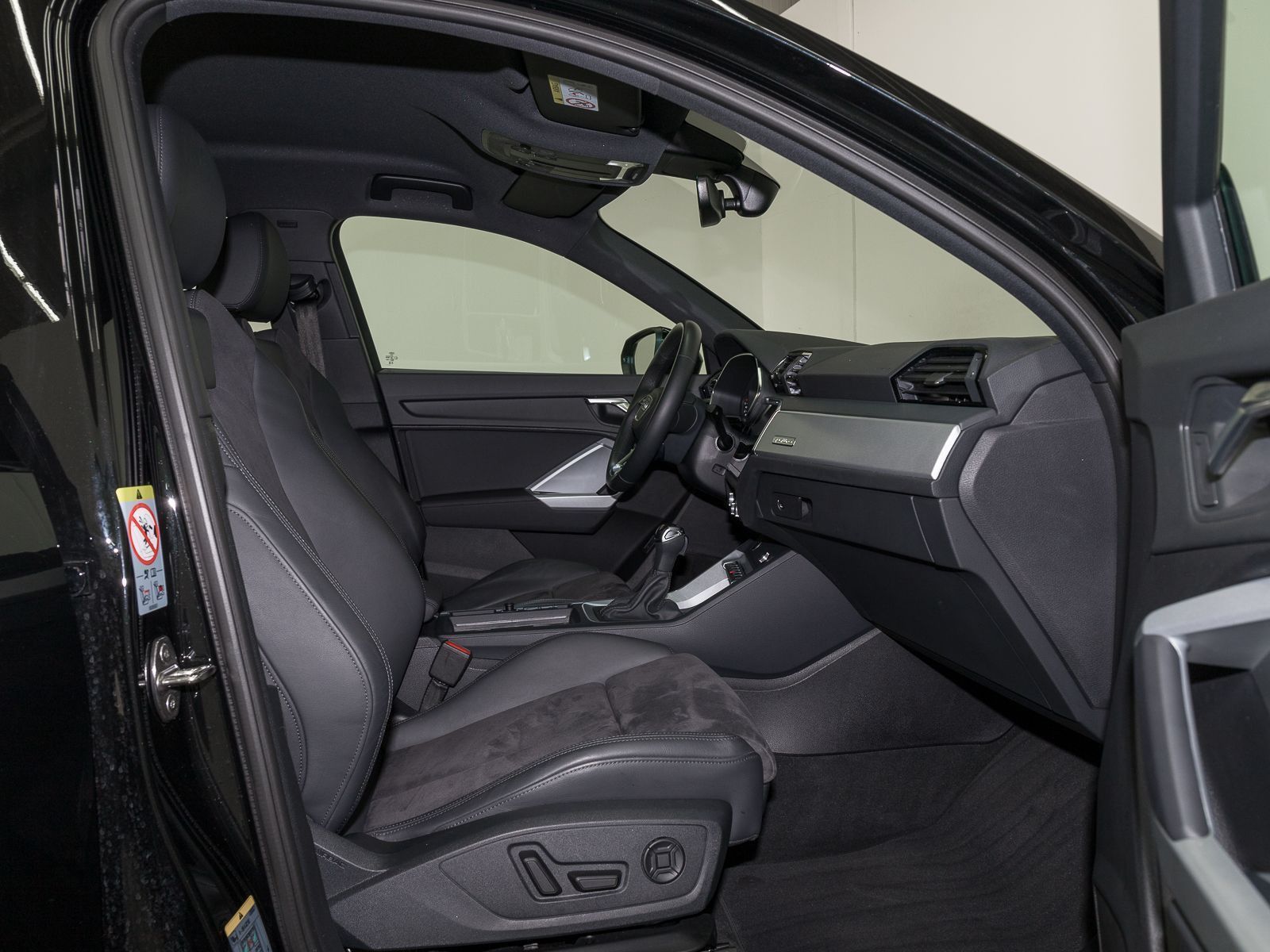 Audi Q3 35 TDI Q S LINE - Samsaru's Car Outlet