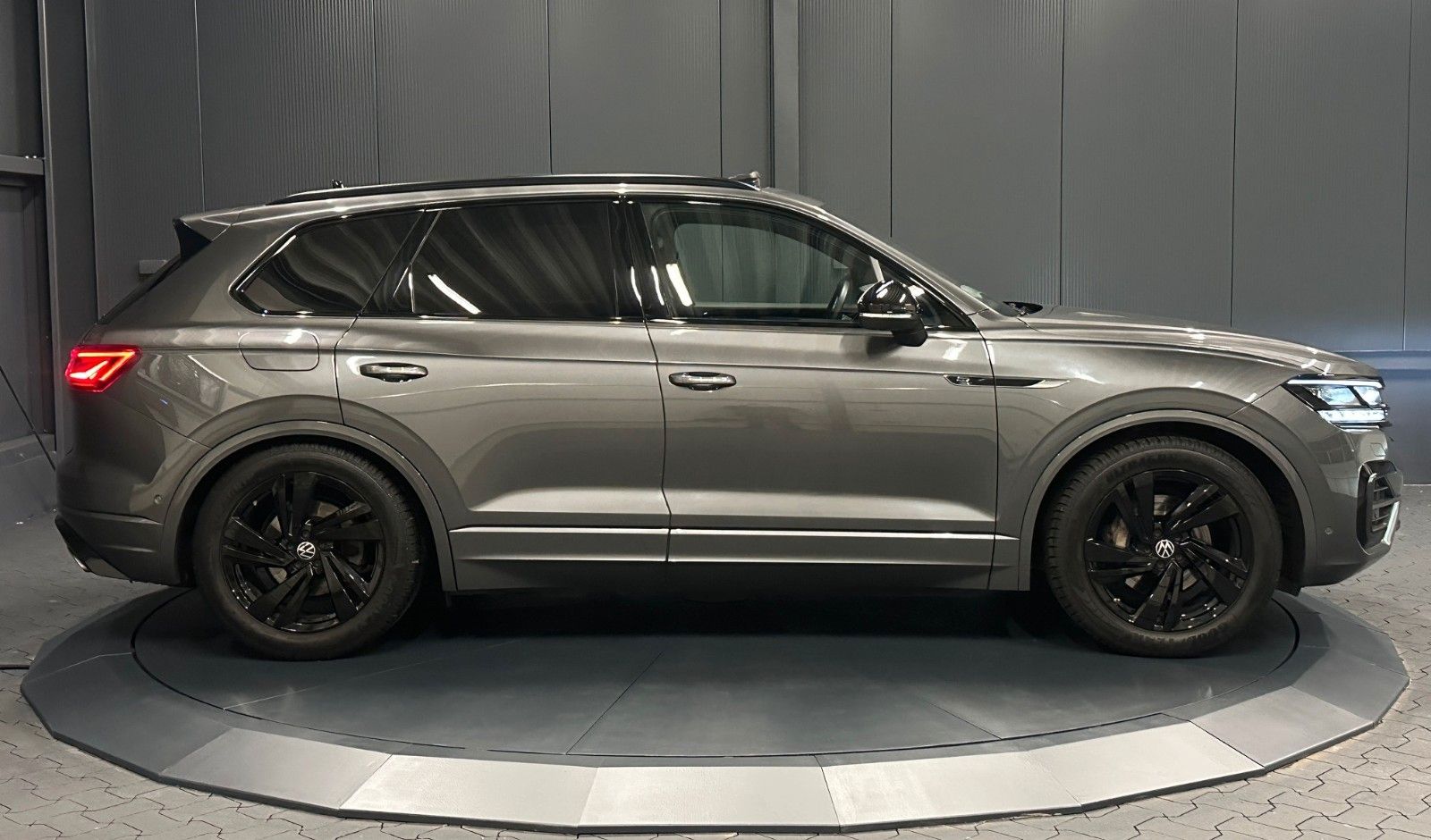 Volkswagen Touareg R-Line 4Motion*Black Style*PANORAMA*LUFT