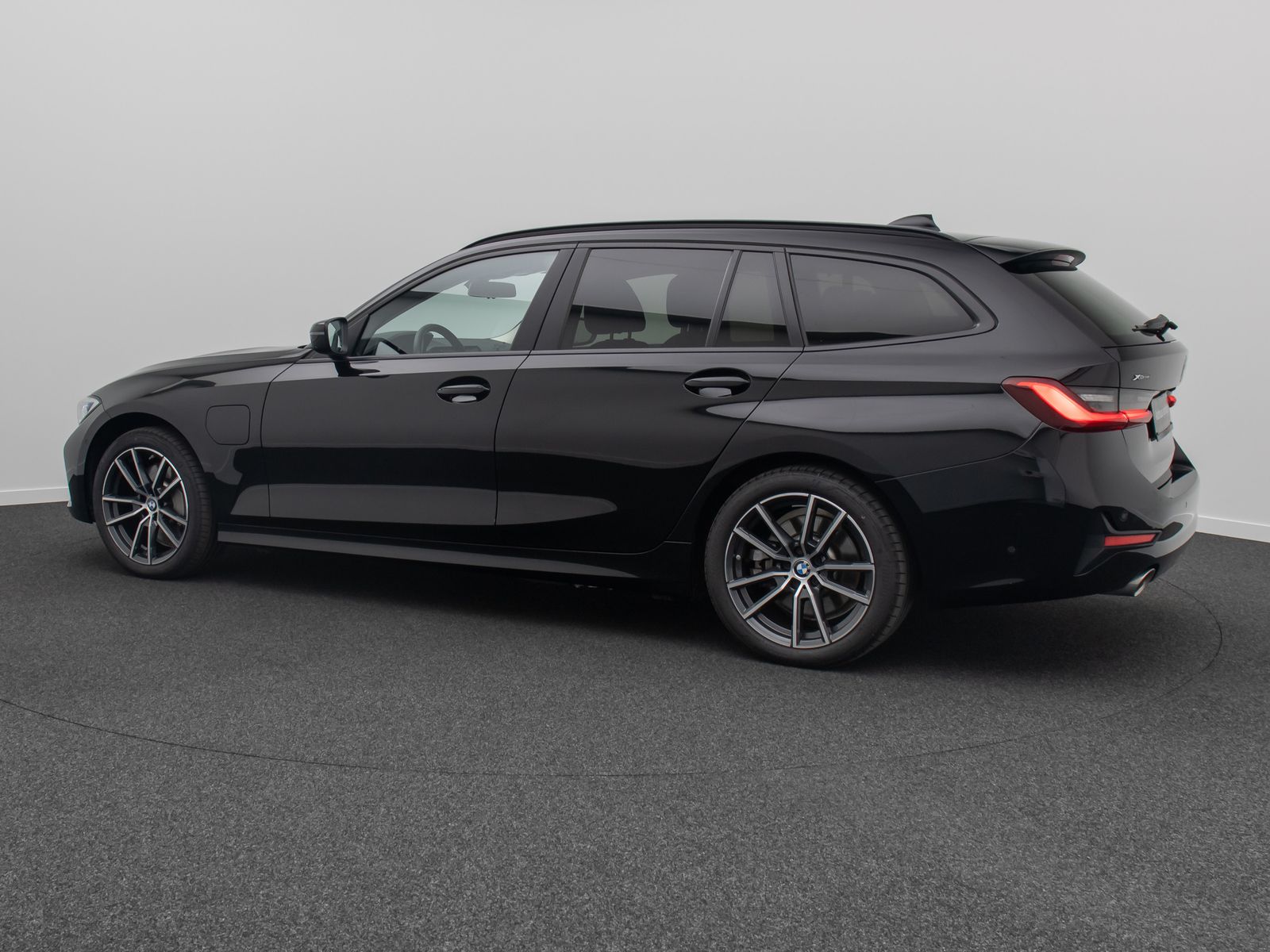 BMW 330e xD - Samsaru's Car Outlet