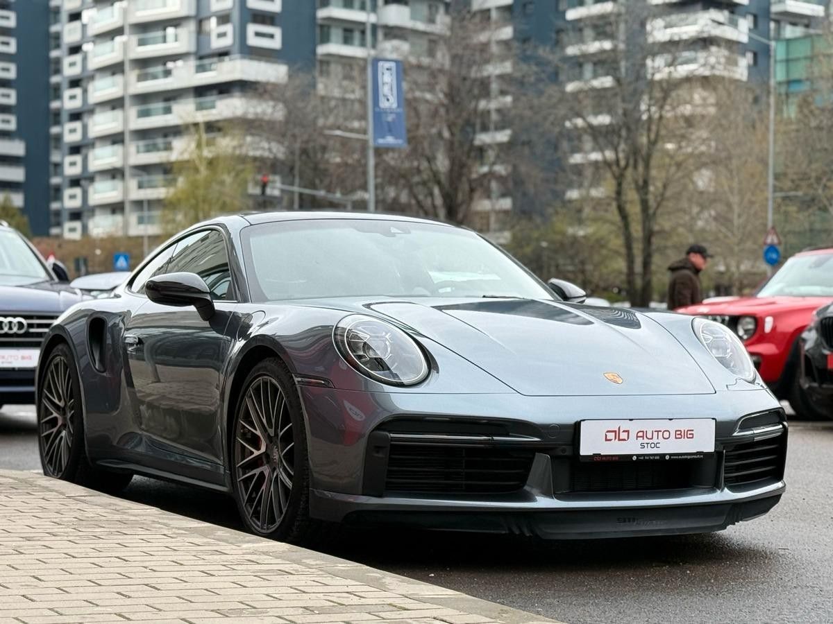 Porsche 911 Turbo - Samsaru's Car Outlet