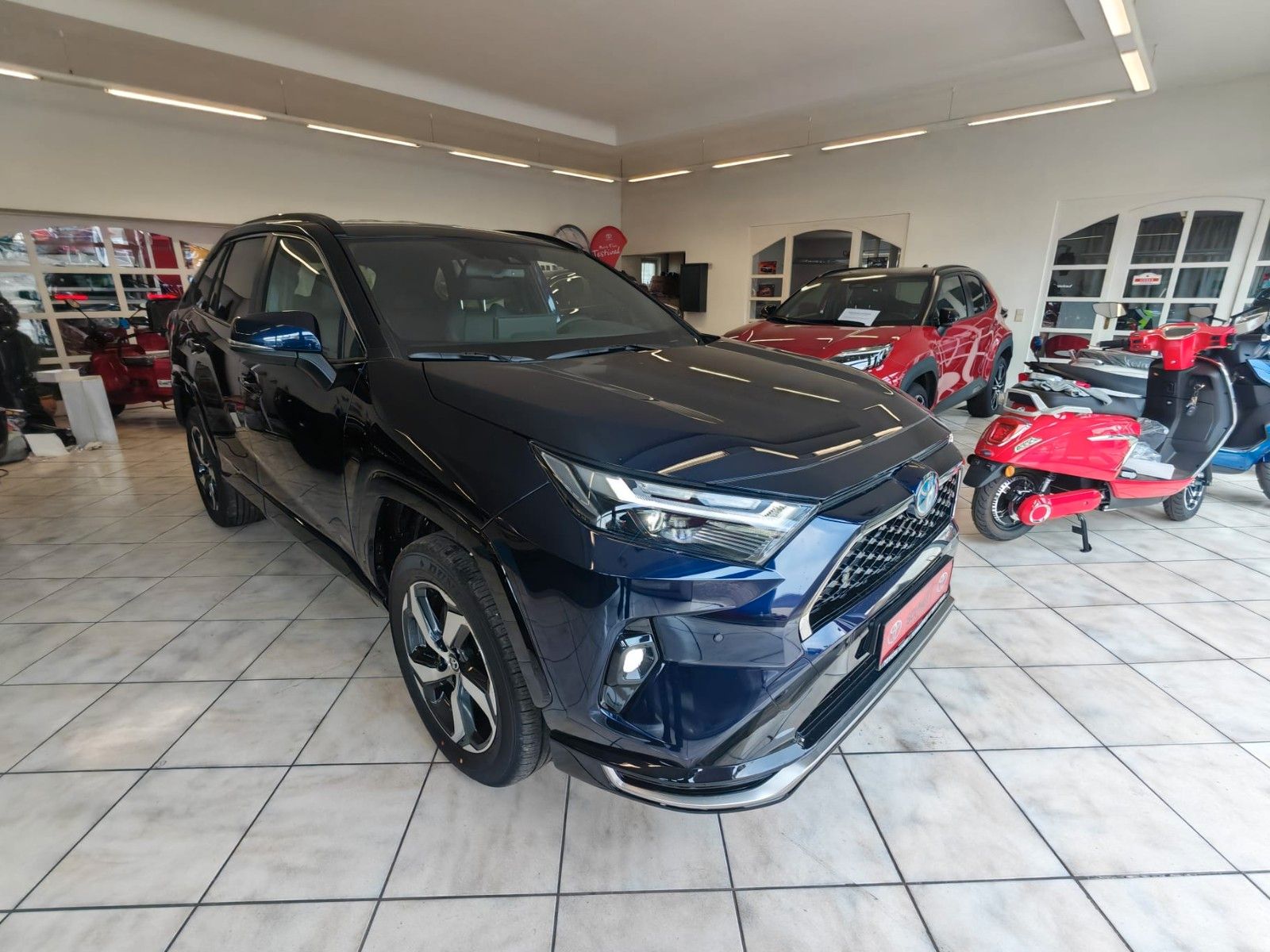 Toyota RAV 4 Plug-in Hybrid 4x4 Teamplayer Neu
