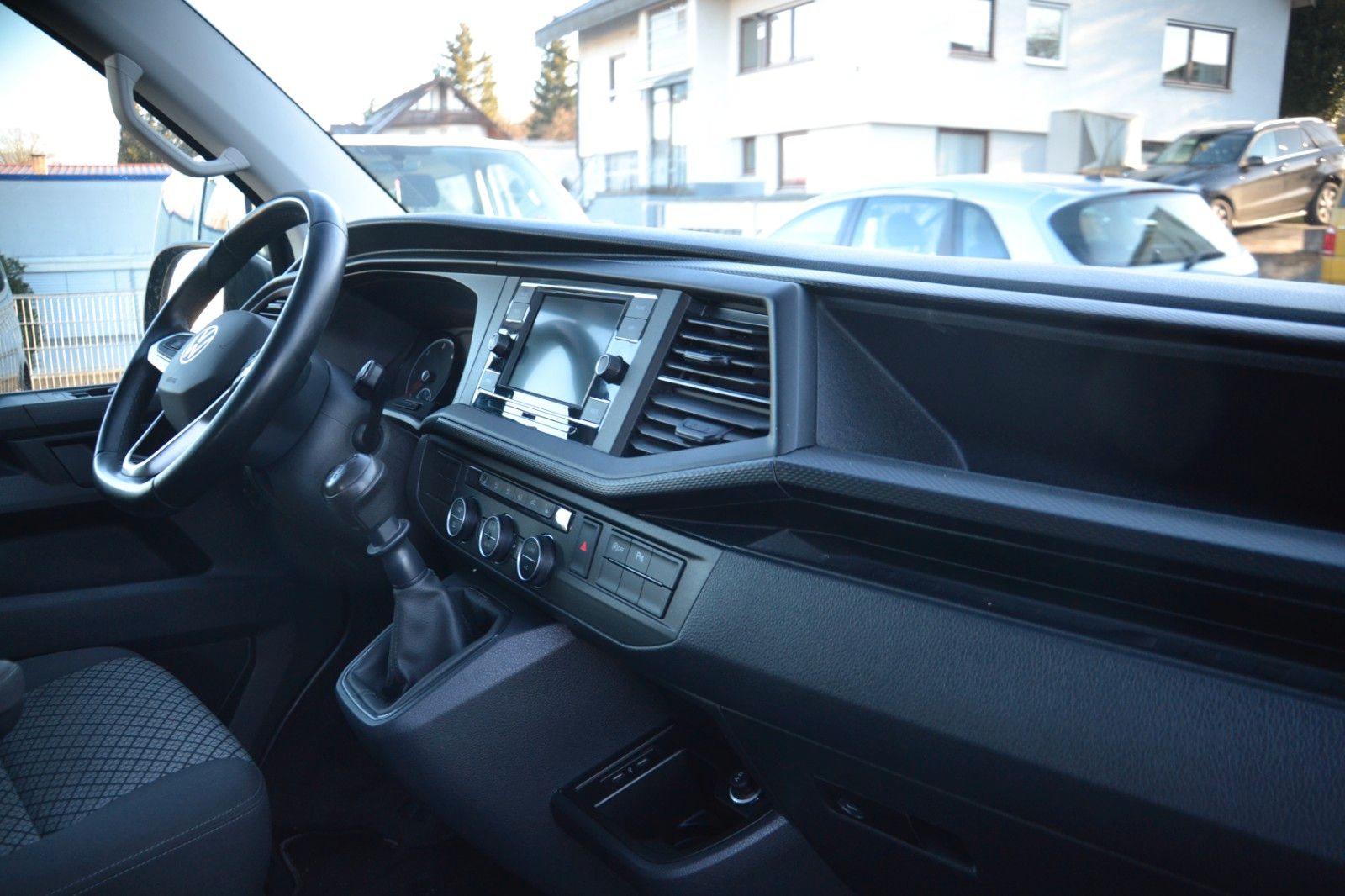 Volkswagen T6.1 Multivan - Samsaru's Car Outlet