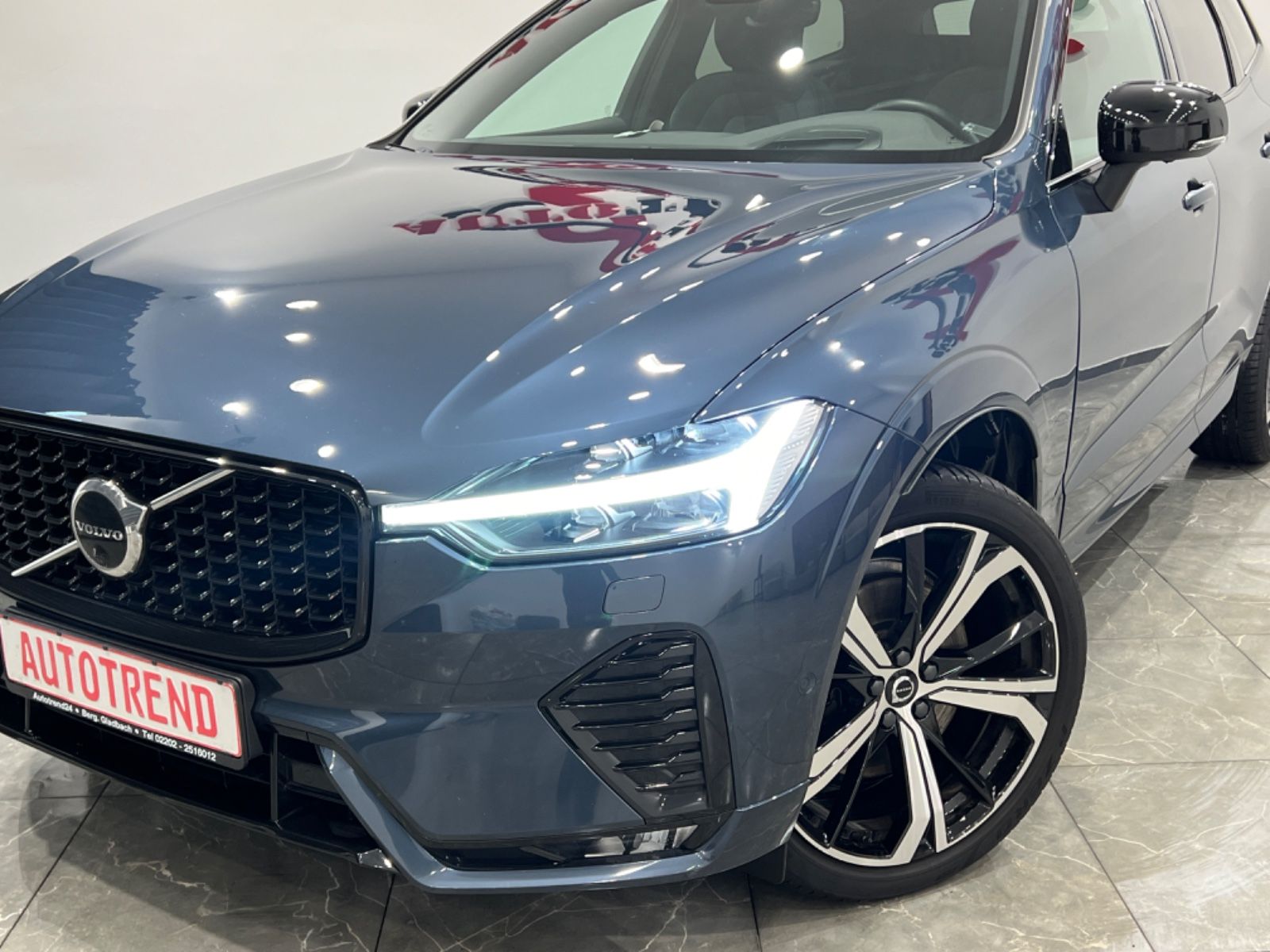 Volvo XC60 R Design AWD - Samsaru's Car Outlet