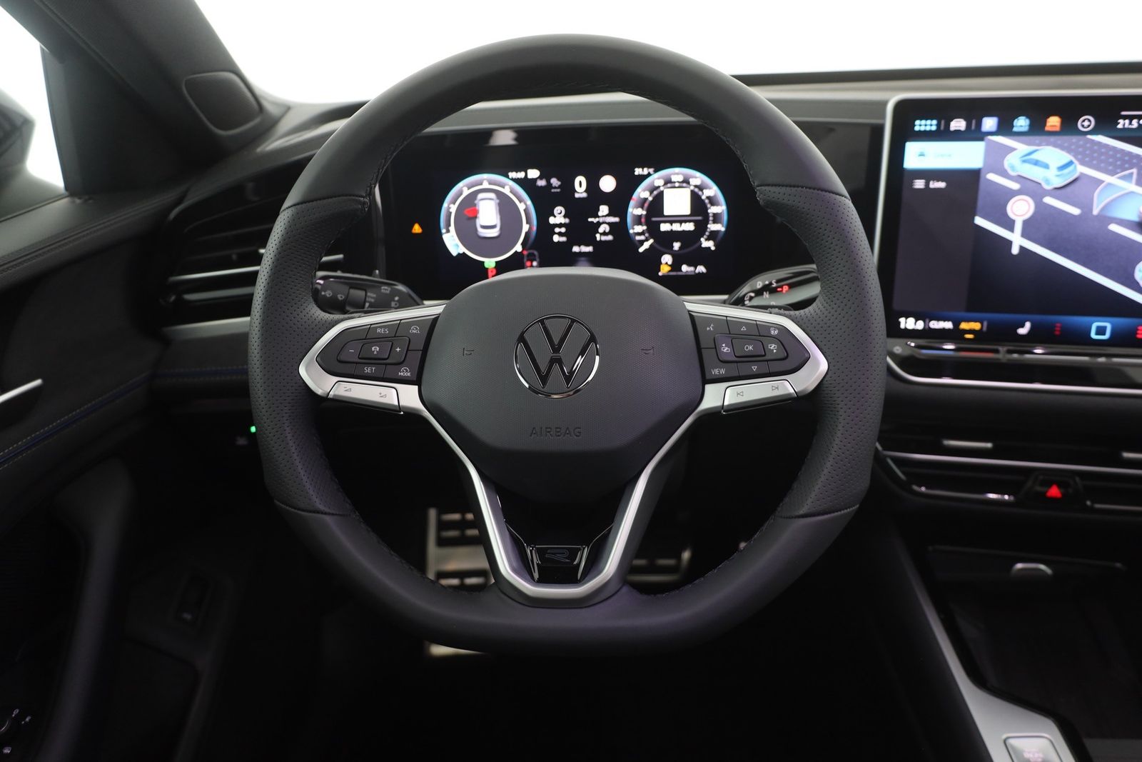 Volkswagen Passat Variant R-Line 2.0 TSI DSG Matrix Pano AH