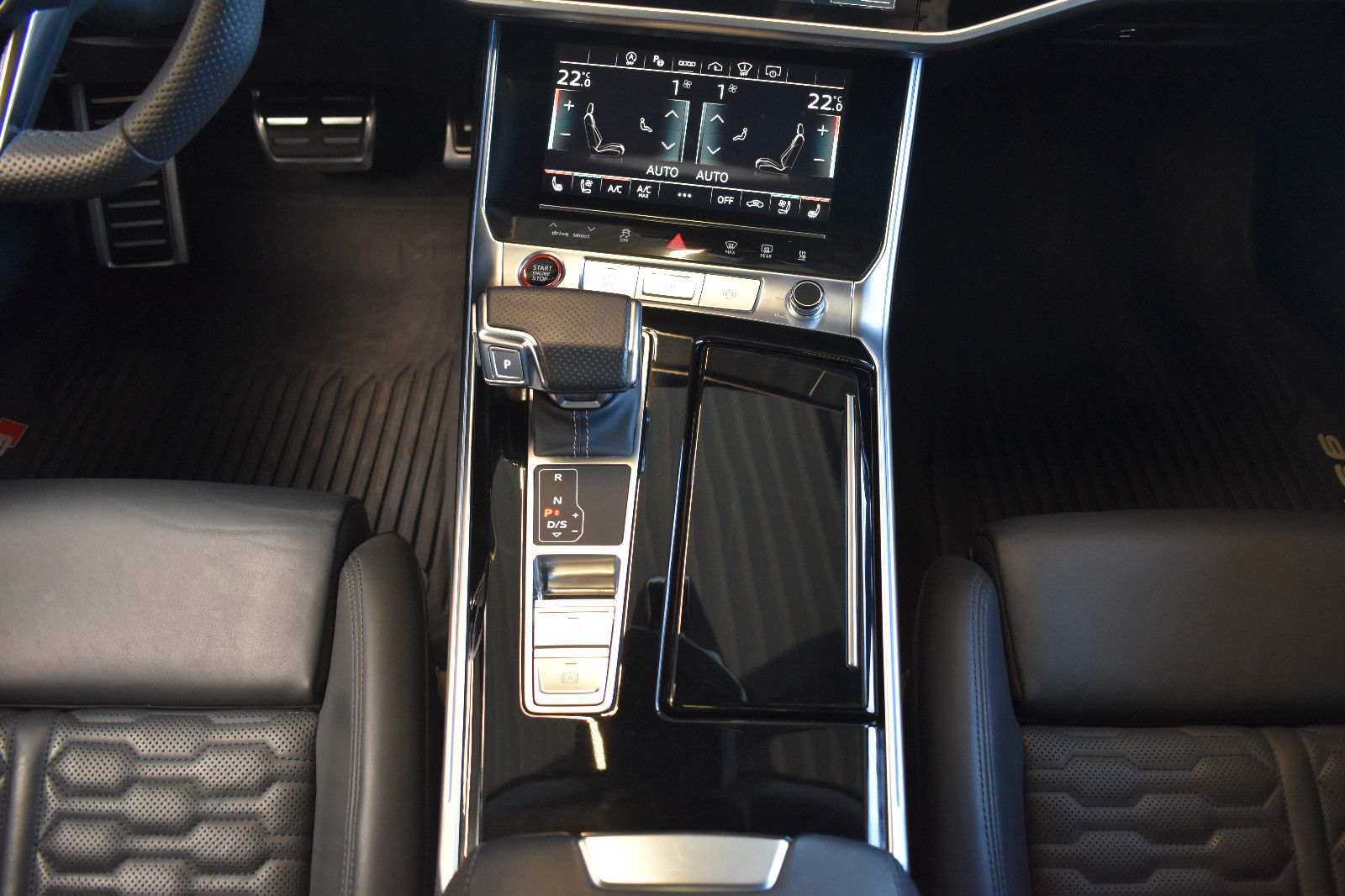Audi RS6 Avant 4.0TFSI quattro Laser~Soft~B&O~ACC~22"