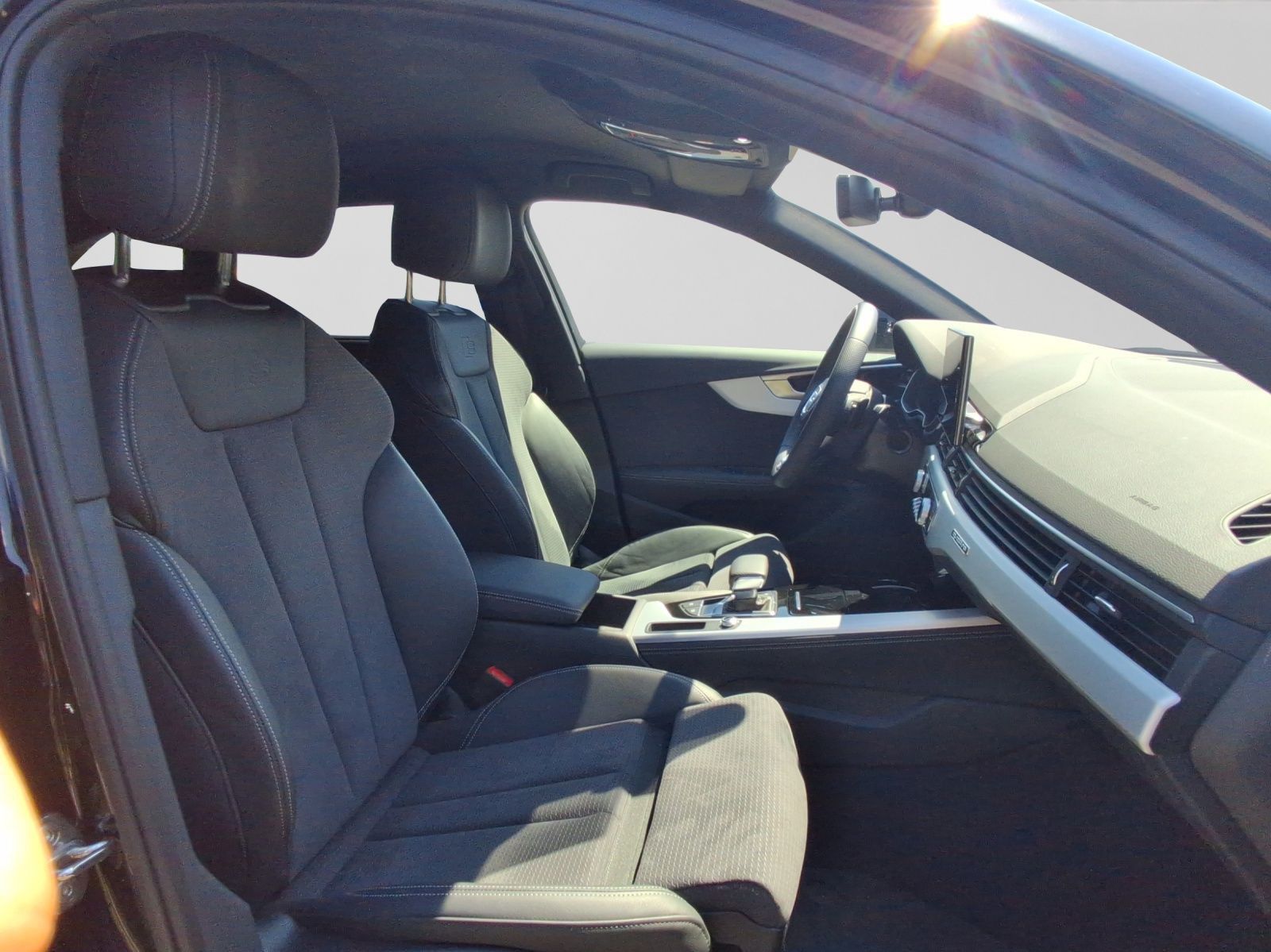 Audi A4 Avant 40 TFSI Q 2x S LINE MATRIX AHK LM19 KAM