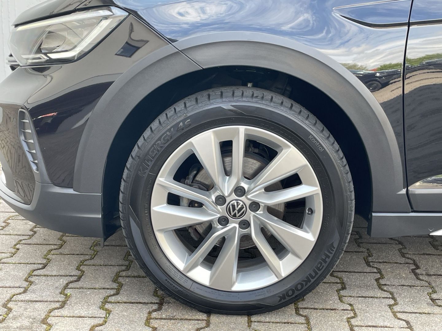 Volkswagen Taigo 1.0 TSI Life - Samsaru's Car Outlet