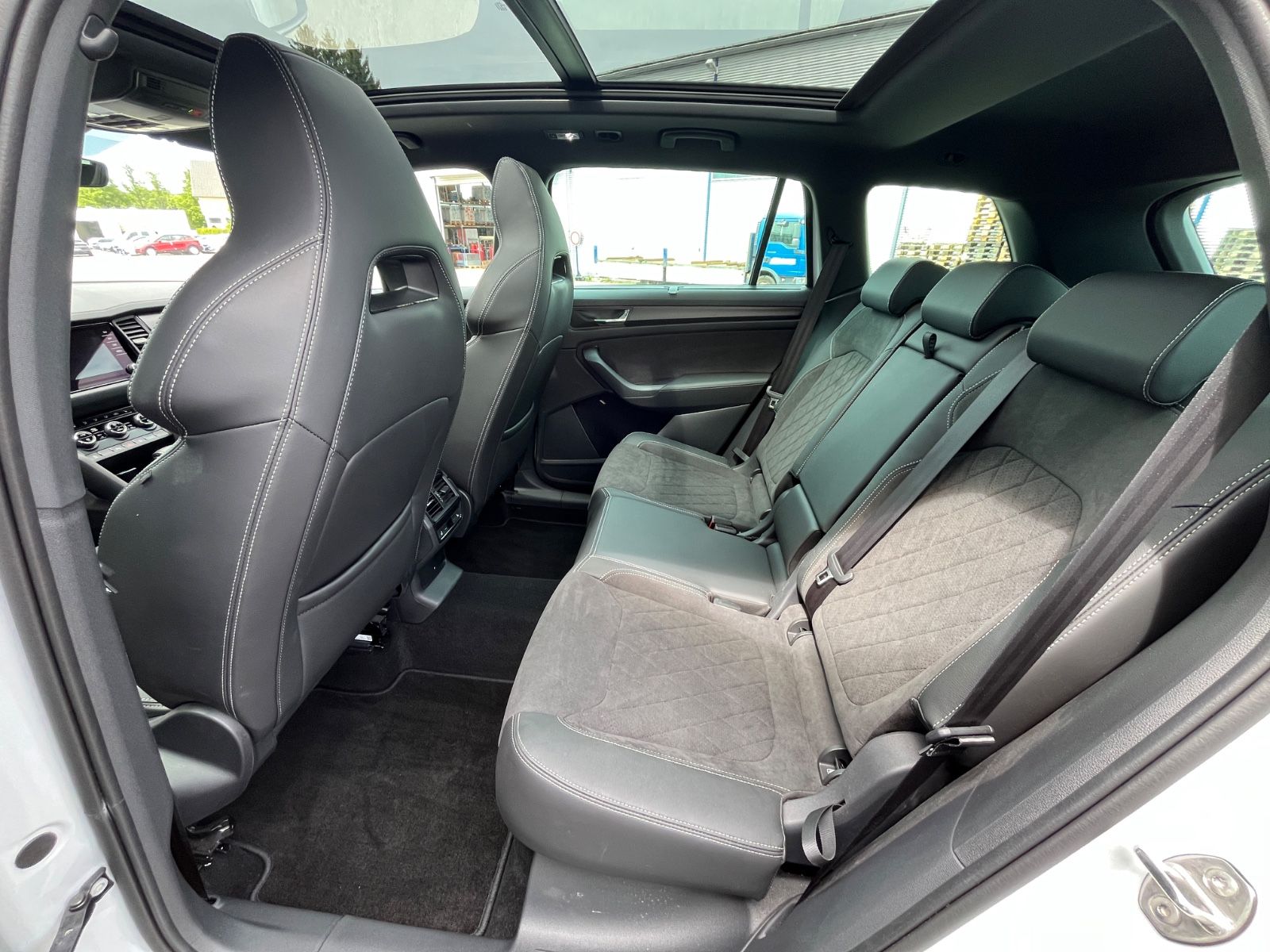Skoda Kodiaq 2.0 TSI DSG 4X4 Sportline - Samsaru's Car Outlet