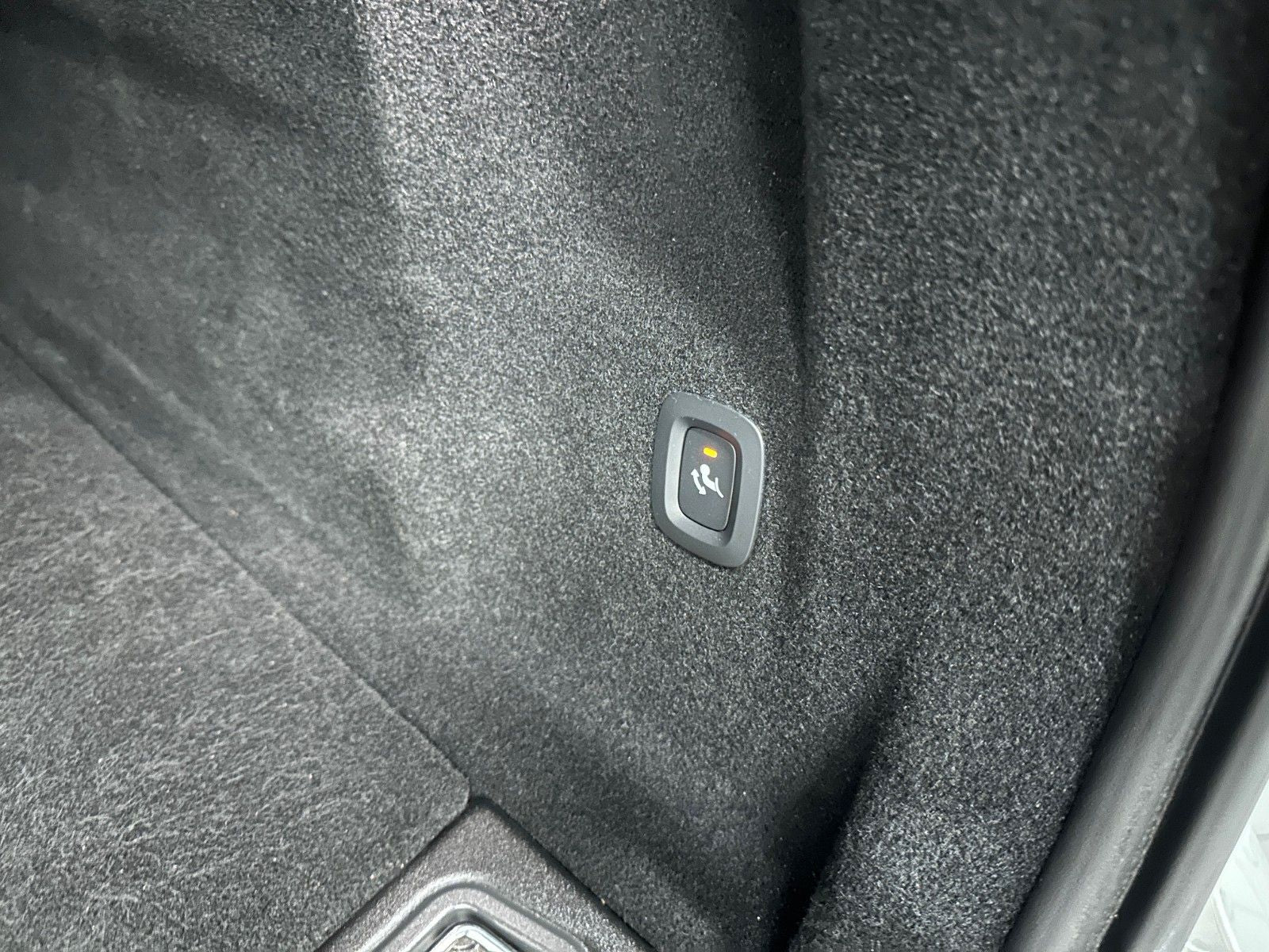 Volvo XC60 Plus Dark AWD *LEDER/Sport*AHK*Business*