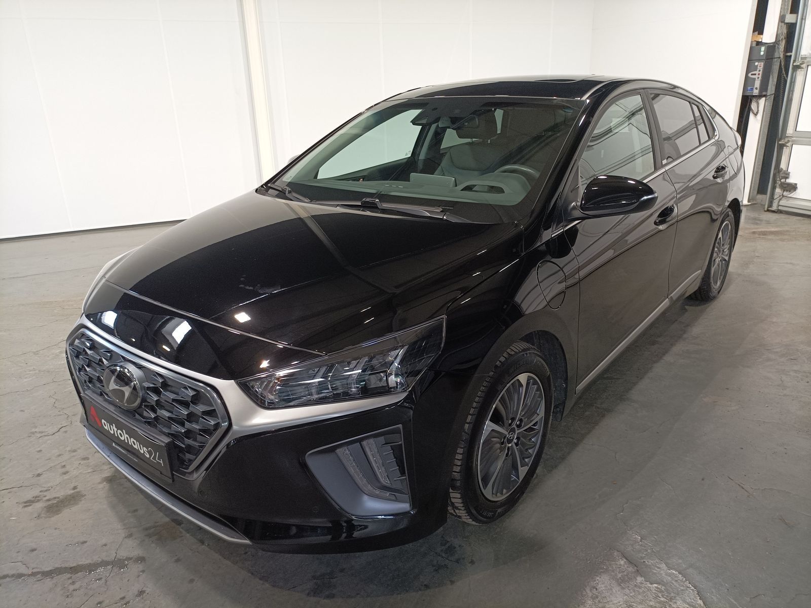 Hyundai IONIQ 1.6 GDI Prime-Paket - Samsaru's Car Outlet