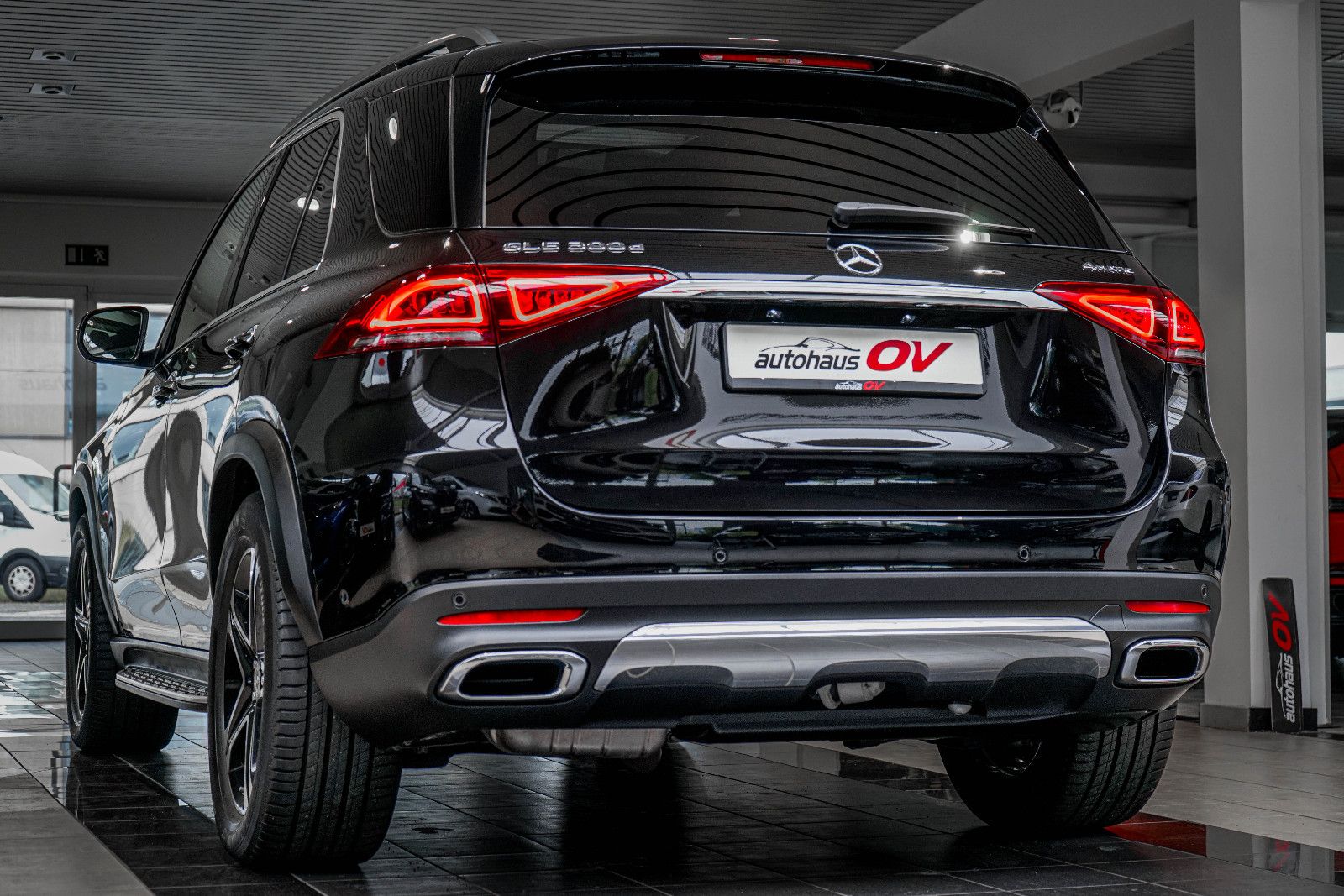 Mercedes-Benz GLE 300d 4M*Exclusive*3xTV*360*Distr*Pano*7xSitz